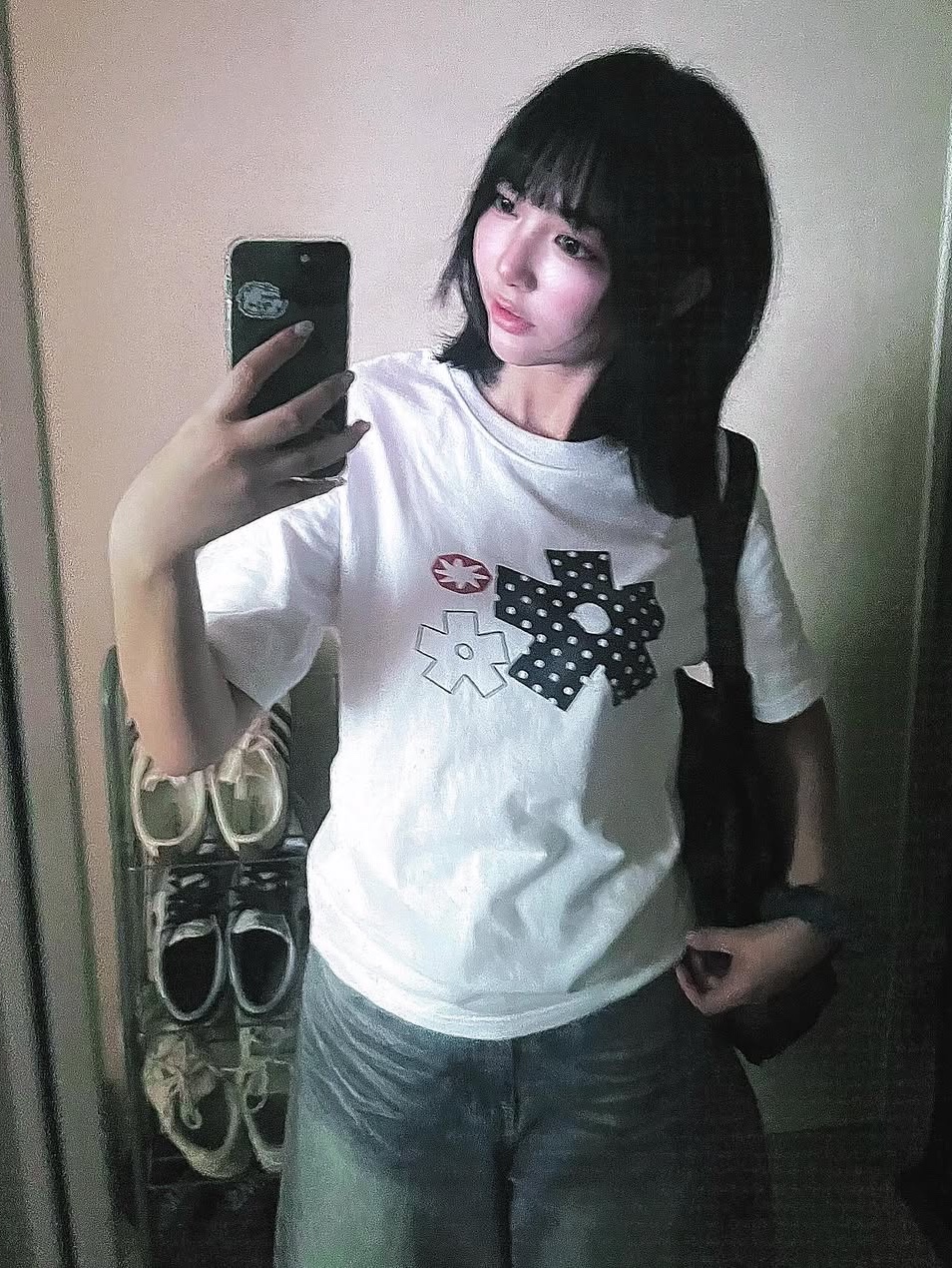 SLOW RECORD HOUSE Polka Dot Star T-Shirt White 착용 스타일 - 1