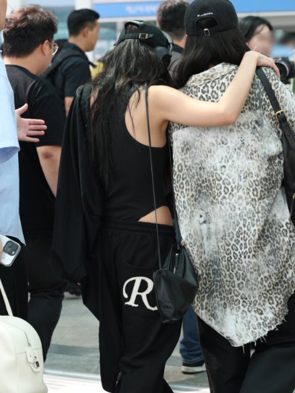 (W) Jordan x Travis Scott Bodysuit Sail - Asia, (W) Diesel Ut-Body-Utlt Cut-Out Logo Swimsuit Black 착용 스타일 - 4