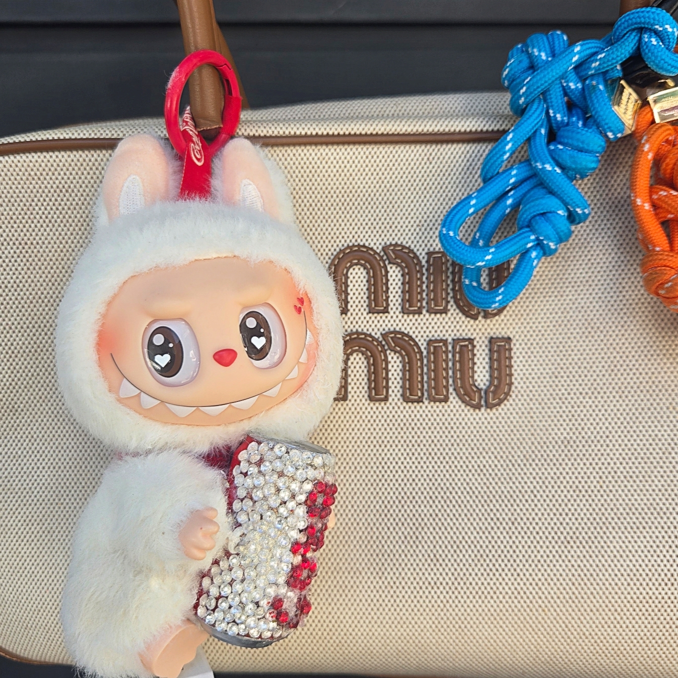 Pop Mart Labubu Coca Cola Series Happy Factor Keyring (Opened Case) 착용 스타일 - 4