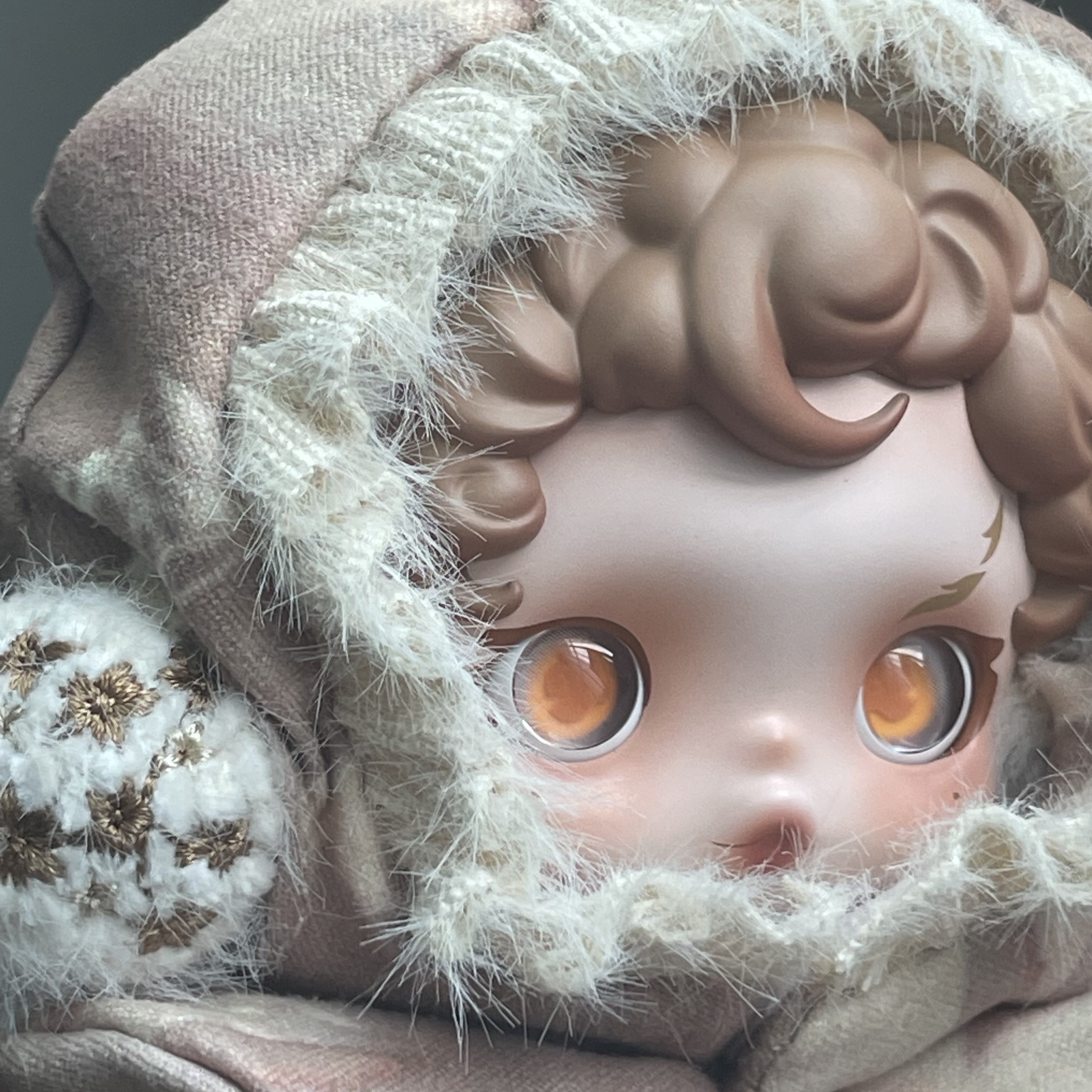 Pop Mart Skullpanda L’Impressionnisme Series Plush Doll Amber (Opened Case) 착용 스타일 - 3