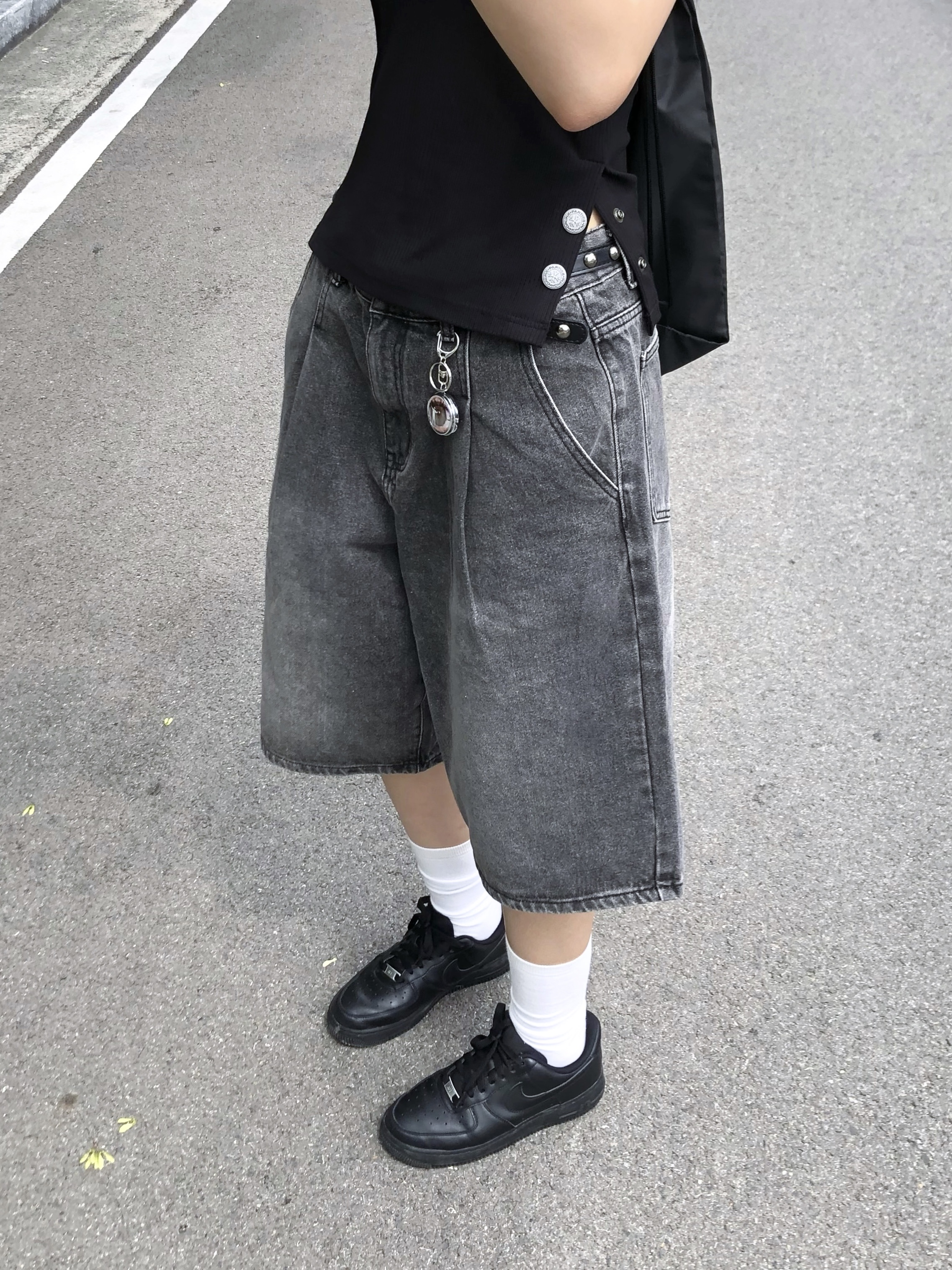 Nike Air Force 1 '07 Low Triple Black, Punch Drunk Parties Mother's Worry Tank Top Black 착용 스타일 - 1