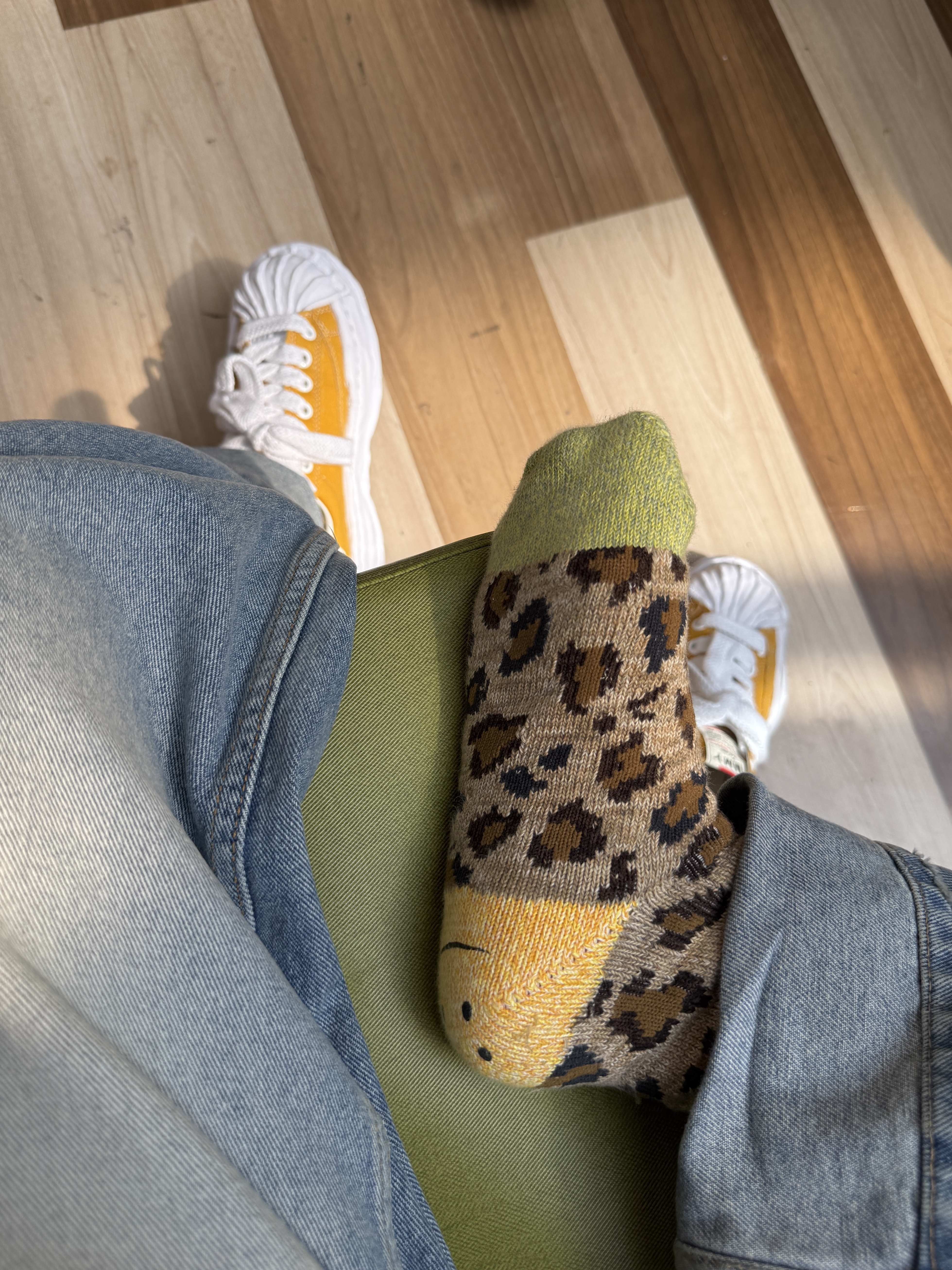 Kapital 84 Rainbowy Happy Heel Leopard Ankle Socks Lime, Maison Mihara Yasuhiro Blakey OG Sole Canvas Low-top Sneakers Yellow 착용 스타일