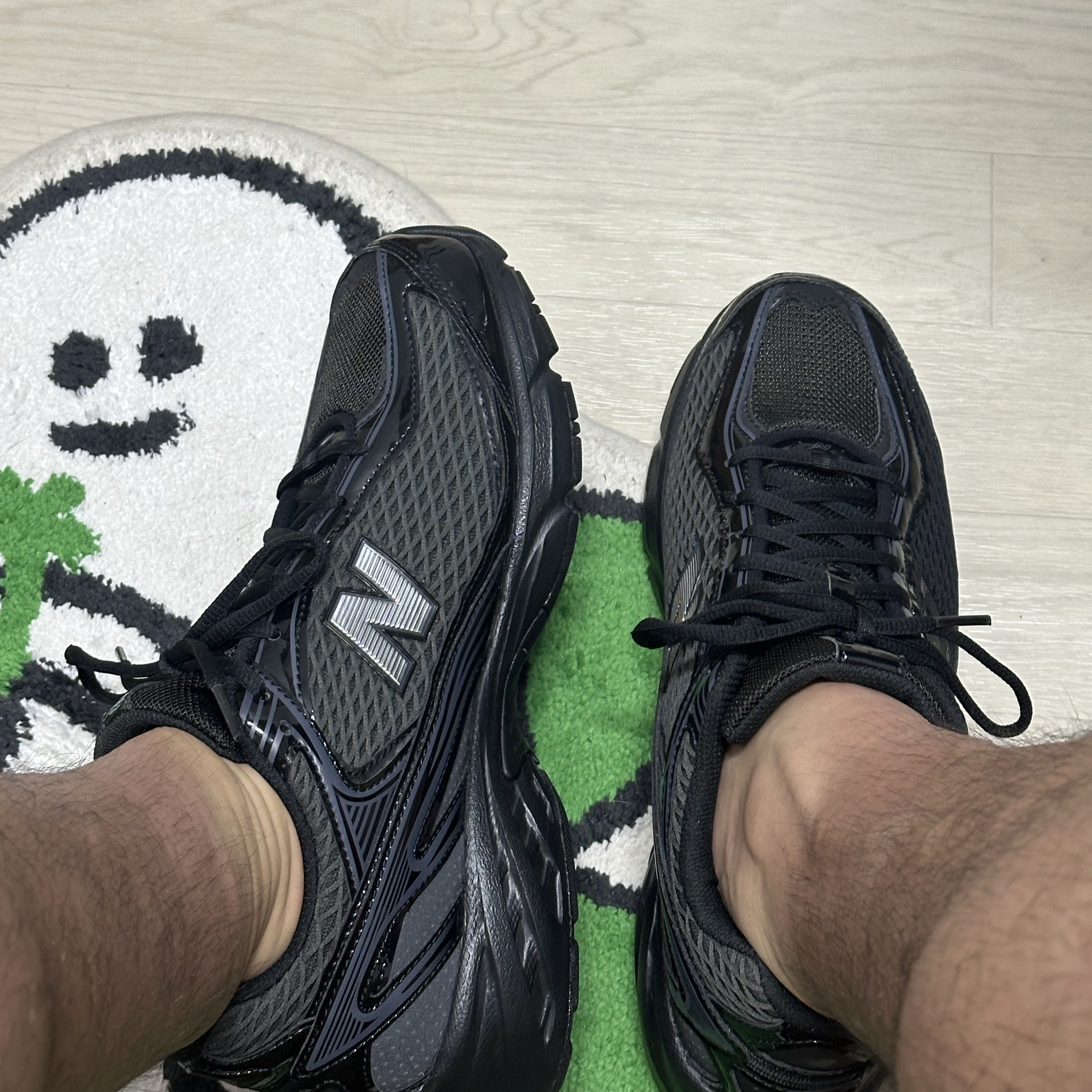 New Balance 509 Black 착용 스타일 - 4