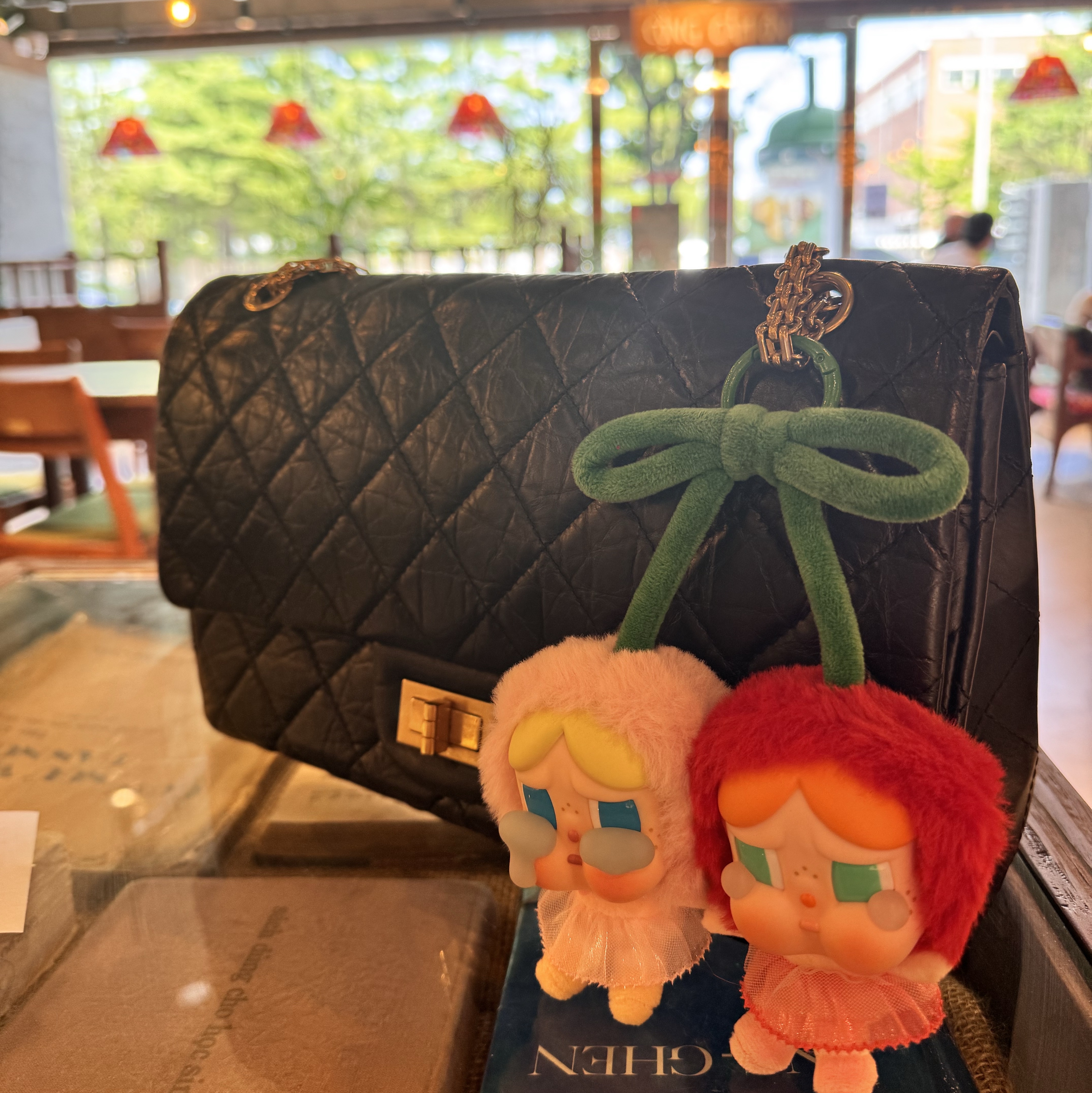 Pop Mart Crybaby Crying For Love Series Vinyl Plush 착용 스타일