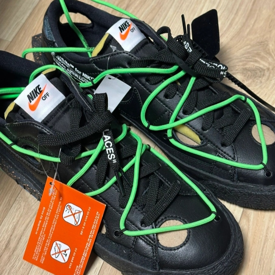 Nike x Off-White Blazer Low '77 Black and Electro Green 착용 스타일 - 2