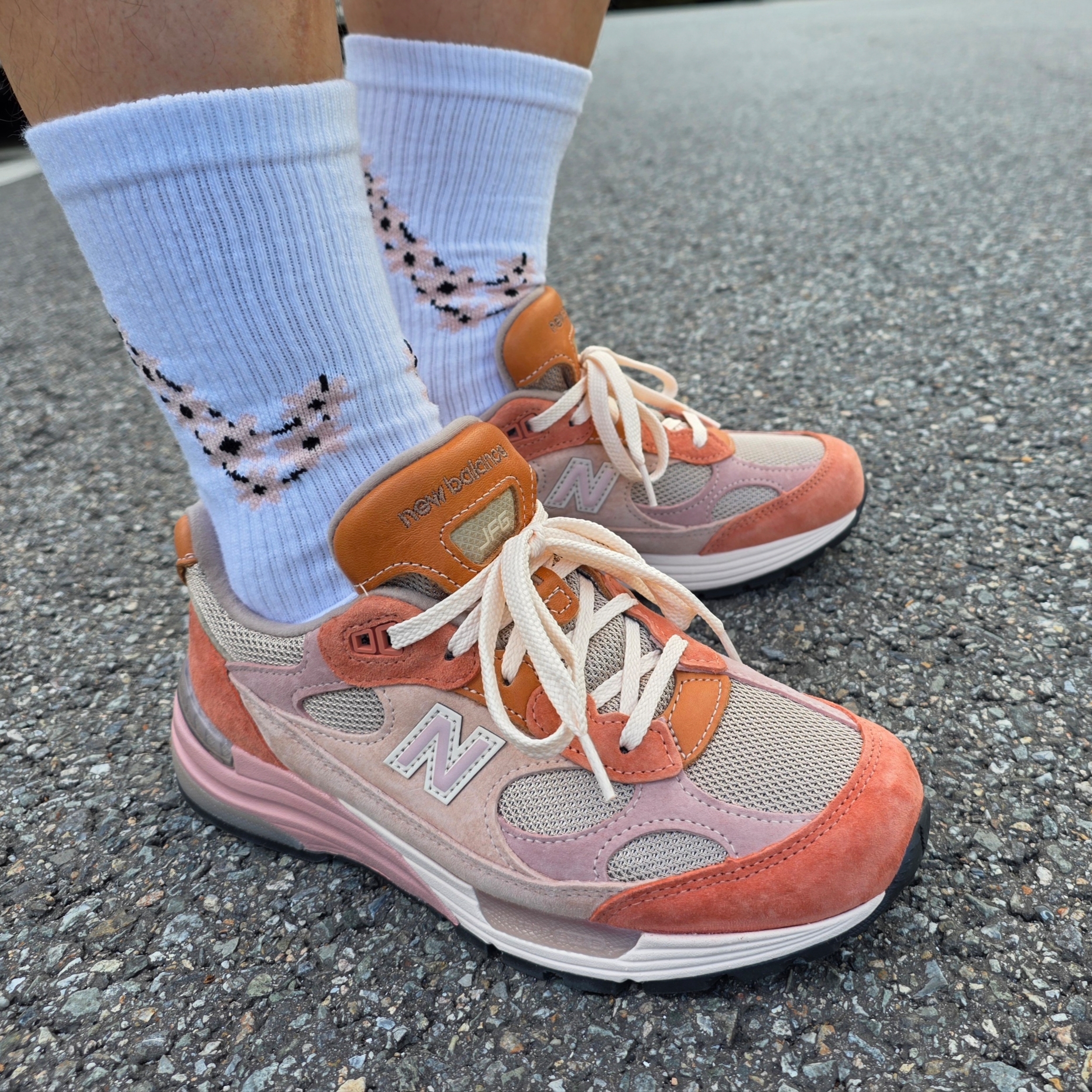 New Balance x Joe Freshgoods 992 Made in USA Aged Well 착용 스타일 - 1