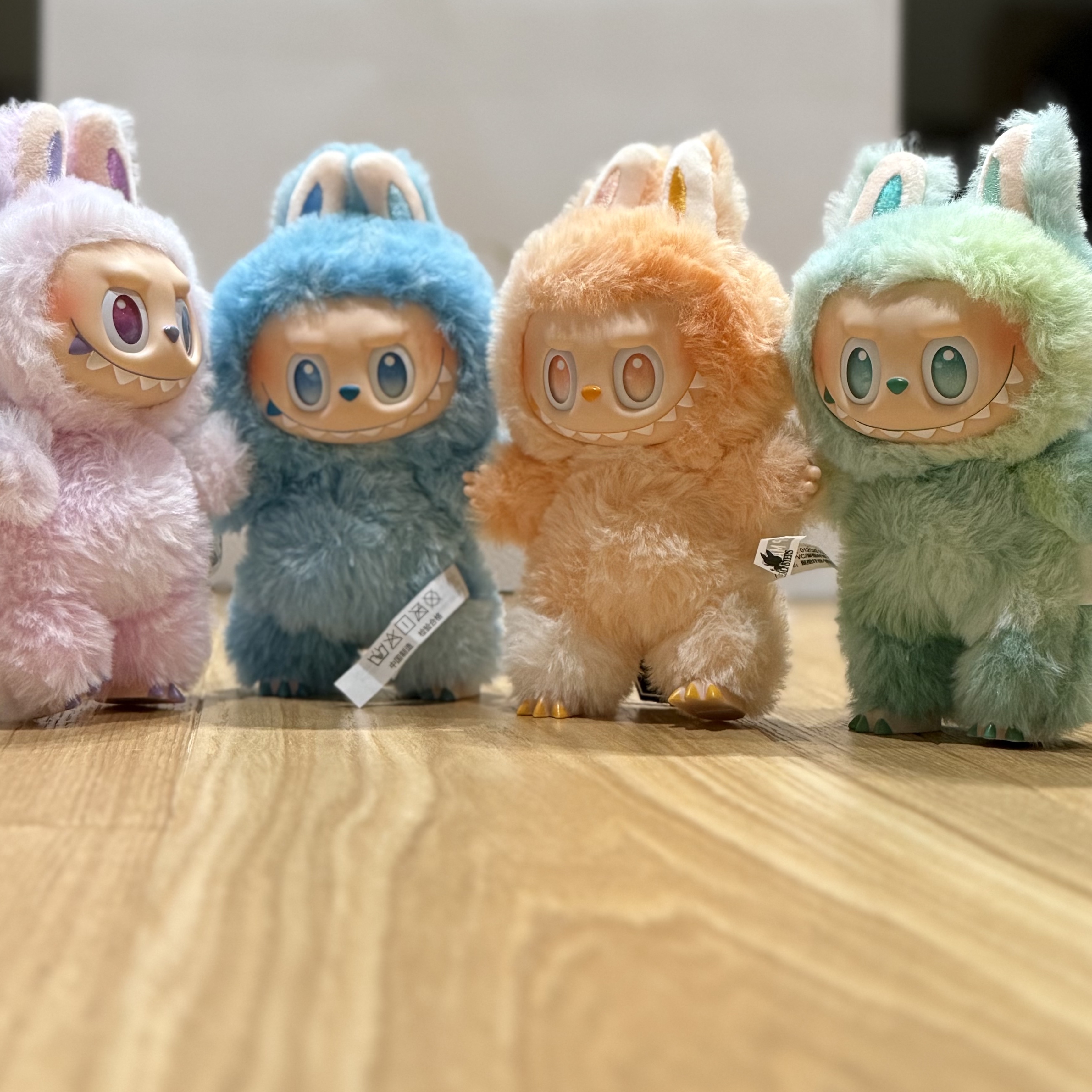 Pop Mart Labubu The Monsters Highlight Series Serenity Keyring (Opened Case), Pop Mart Labubu The Monsters Highlight Series Happiness Keyring (Opened Case) 착용 스타일 - 3