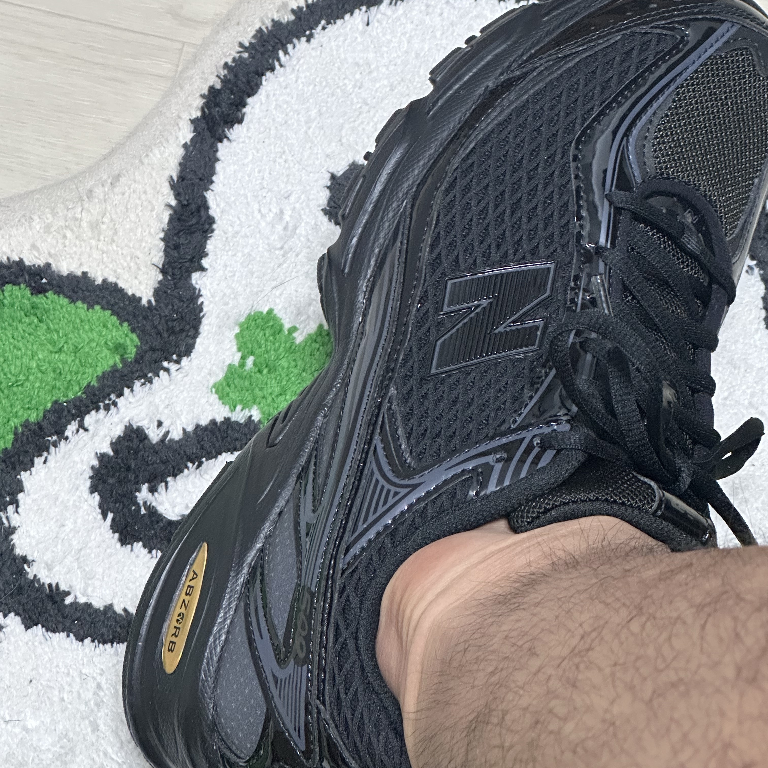 New Balance 509 Black 착용 스타일 - 5