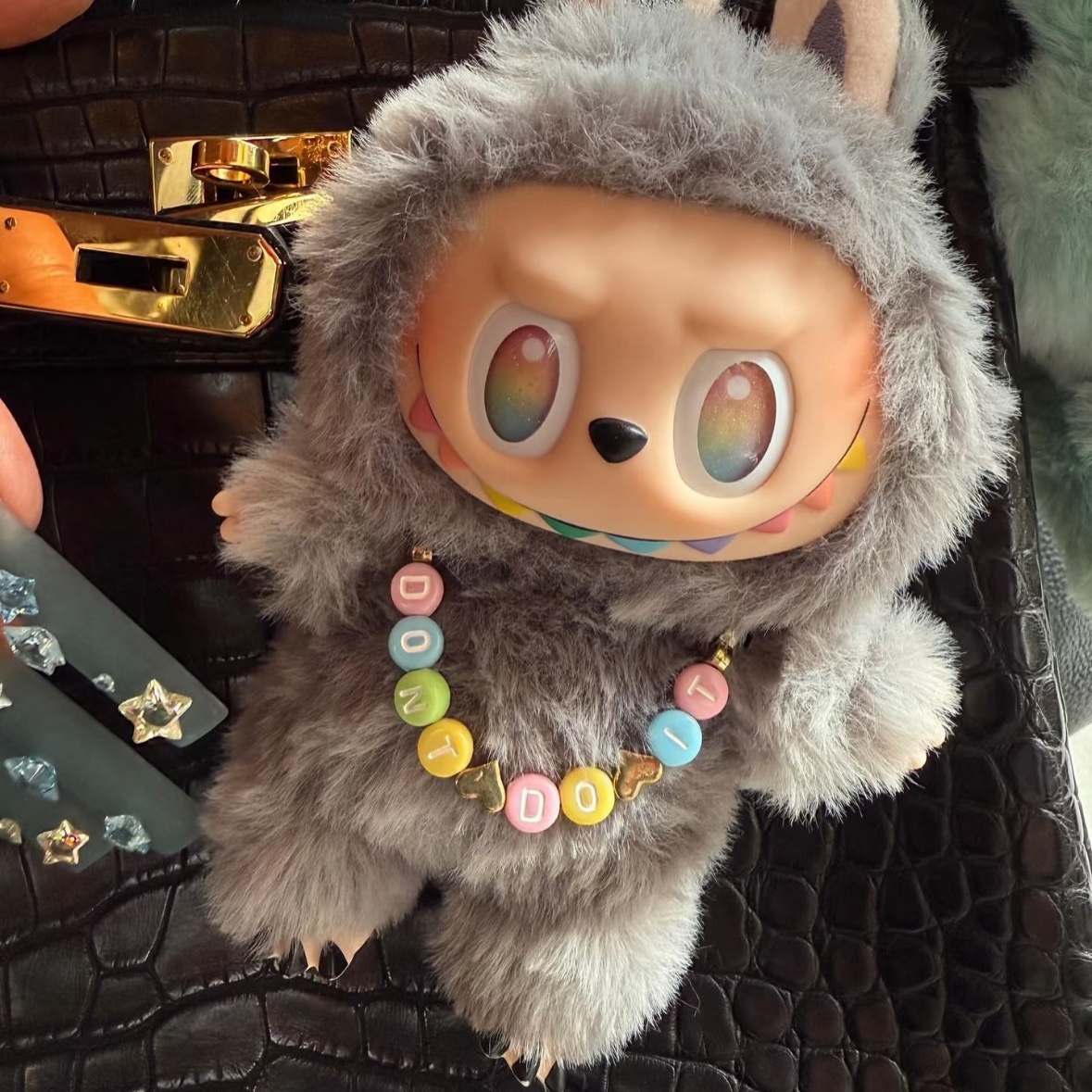 Pop Mart Labubu The Monsters Highlight Series ID Keyring (Opened Case) 착용 스타일