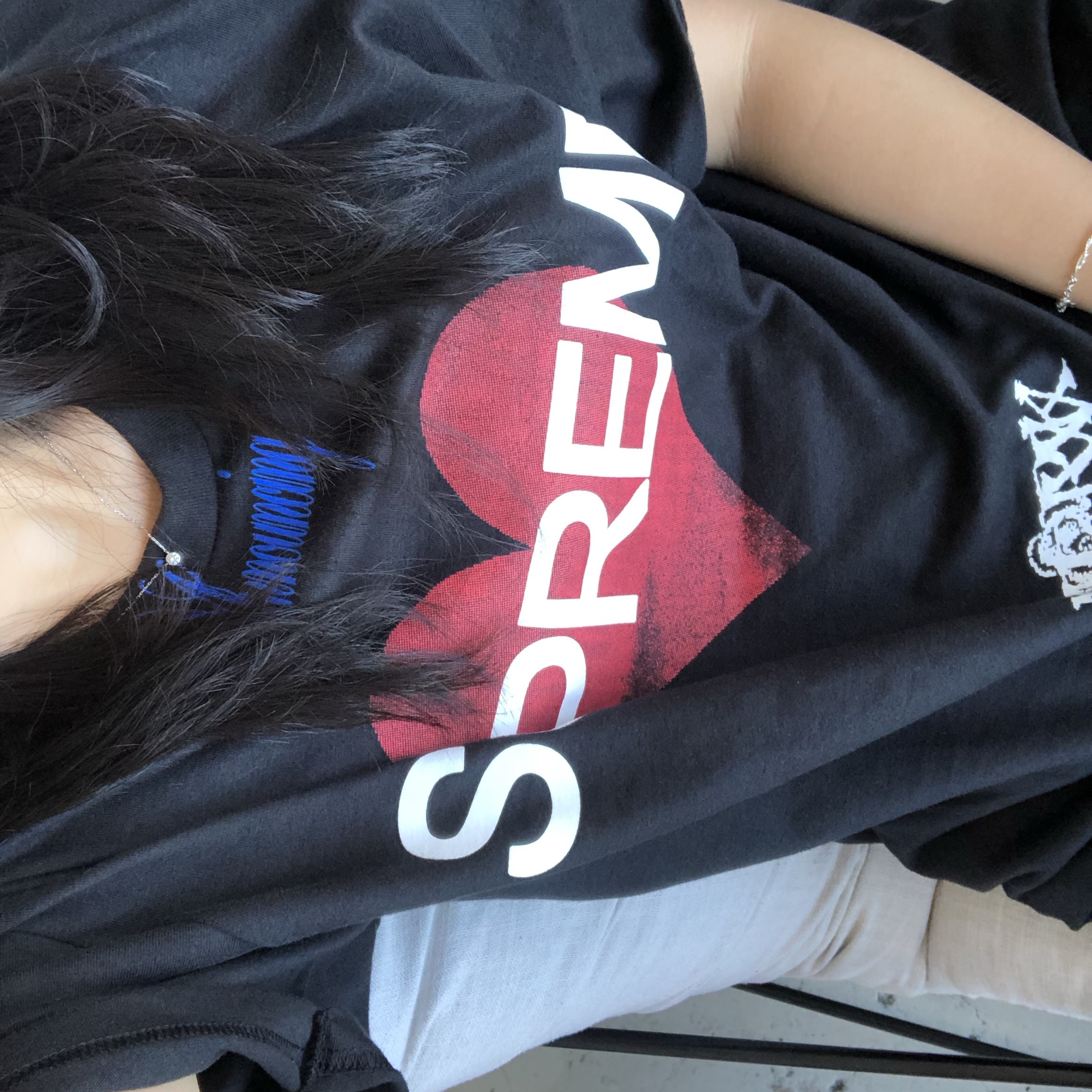 Supreme Announcing T-Shirt Black - 25SS 착용 스타일 - 3
