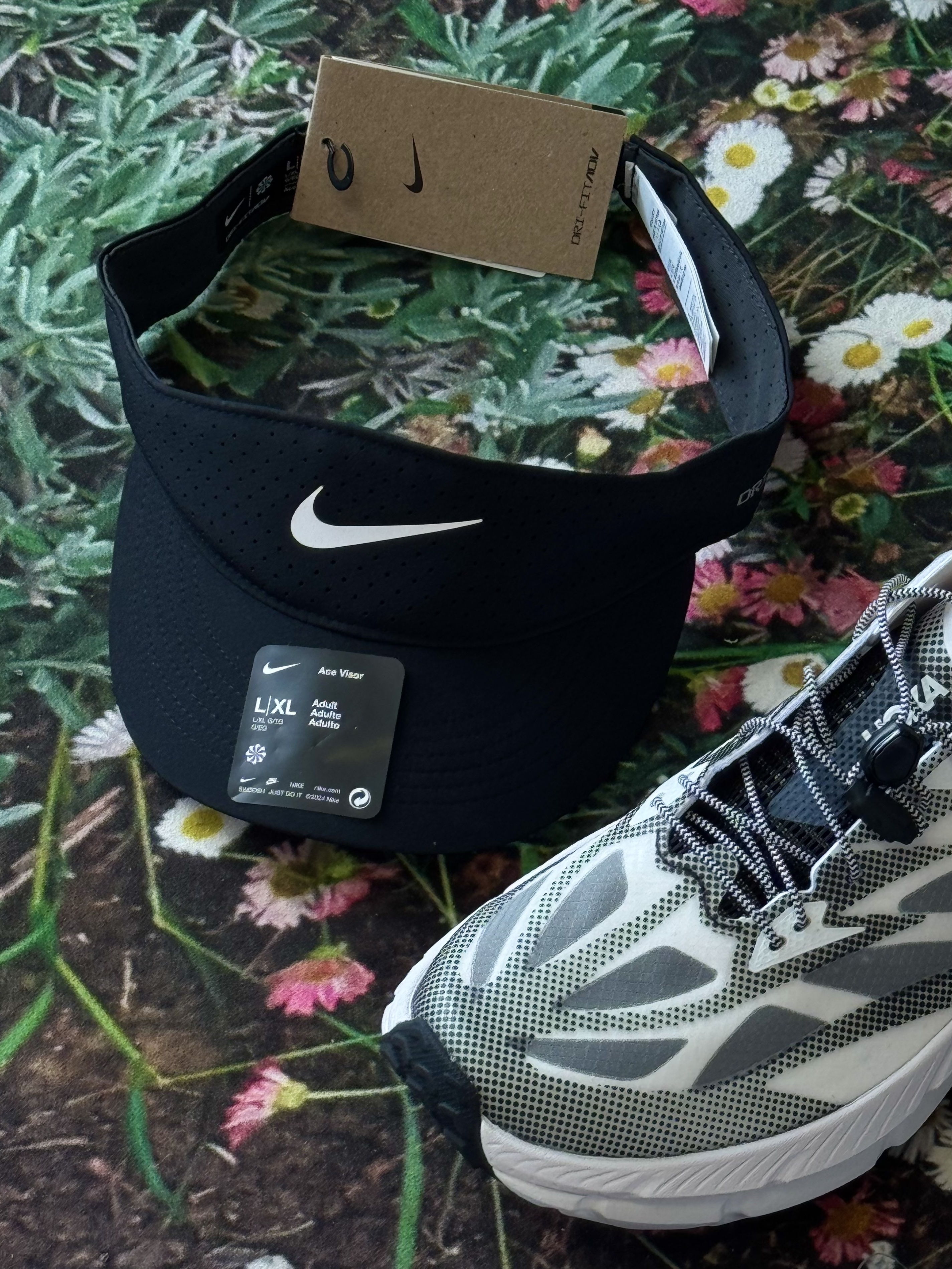 Nike Dri-Fit ADV Ace Tennis Visor Black, Hoka Mafate Speed 4 Lite White Black 착용 스타일 - 2