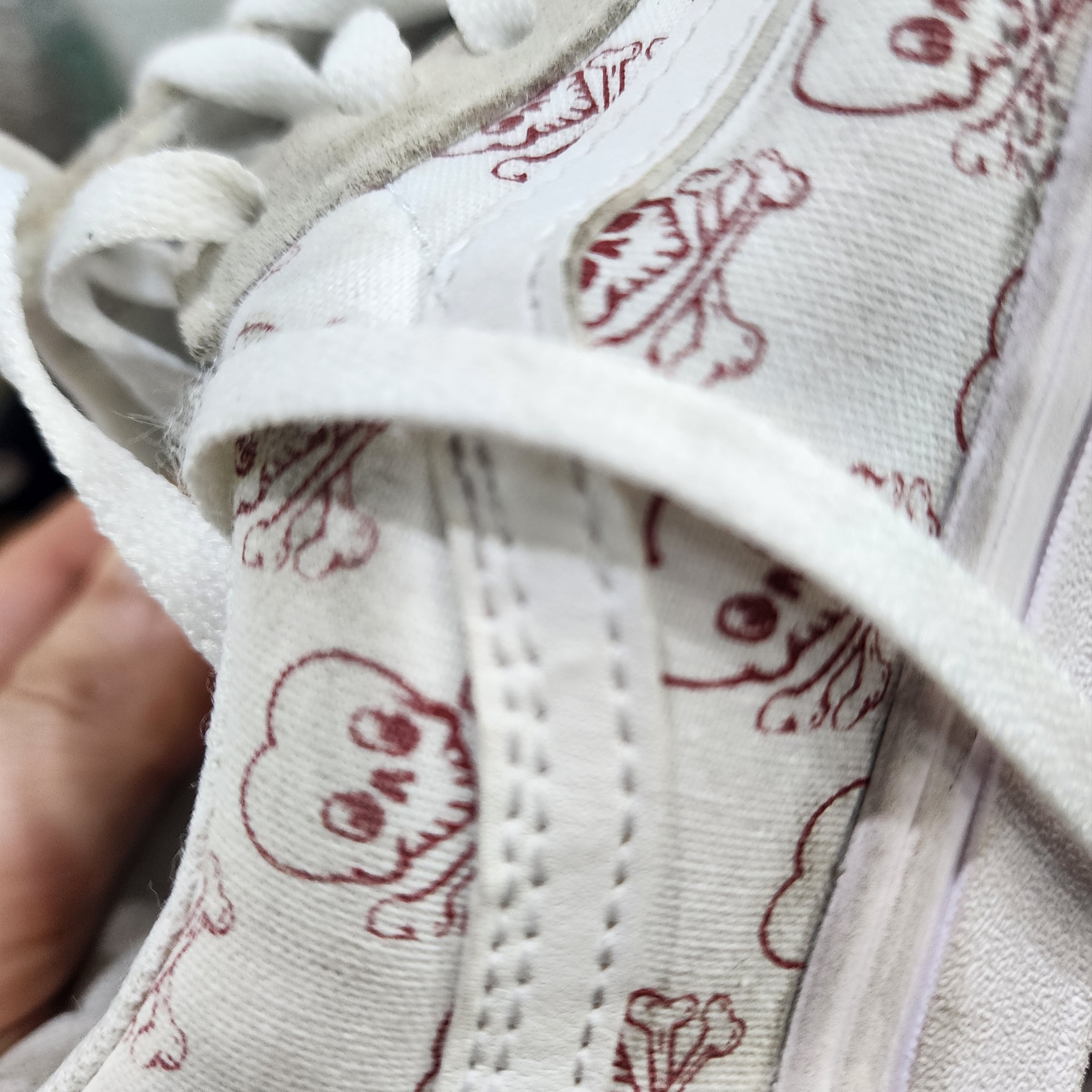 Vans Comfycush Old Skool True White 착용 스타일