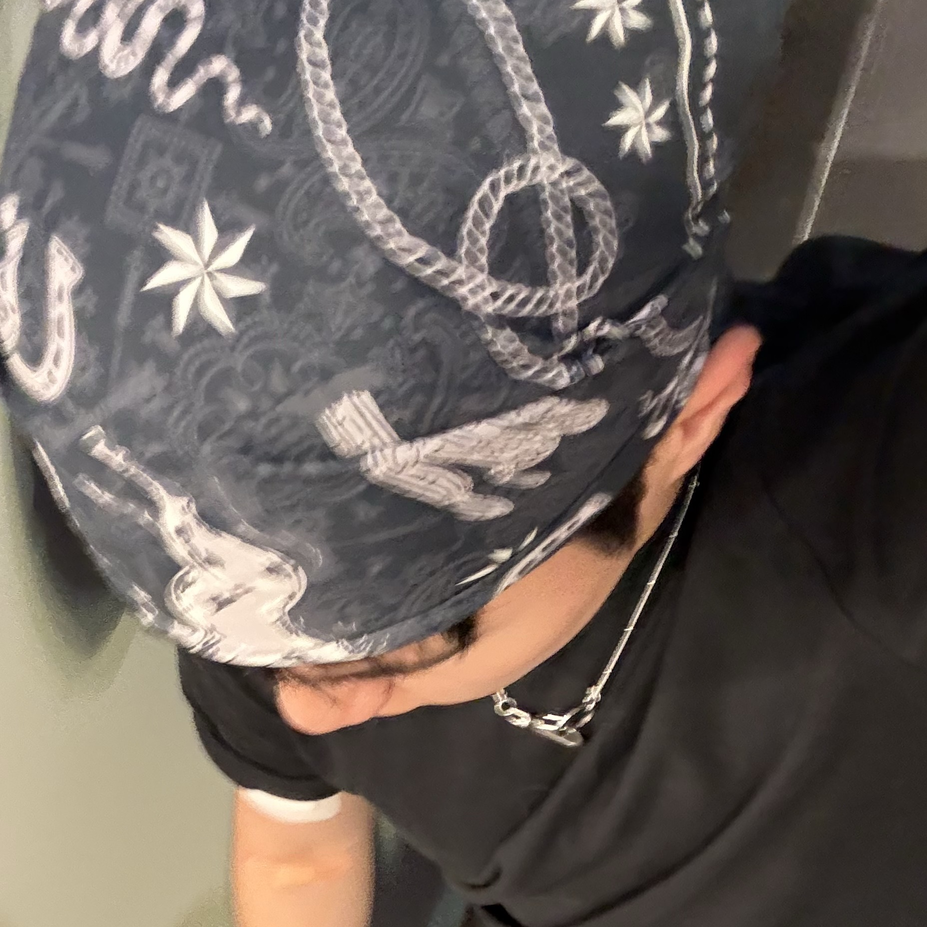 Thevinylhouse Tvh Western Pattern Bandana Navy 착용 스타일