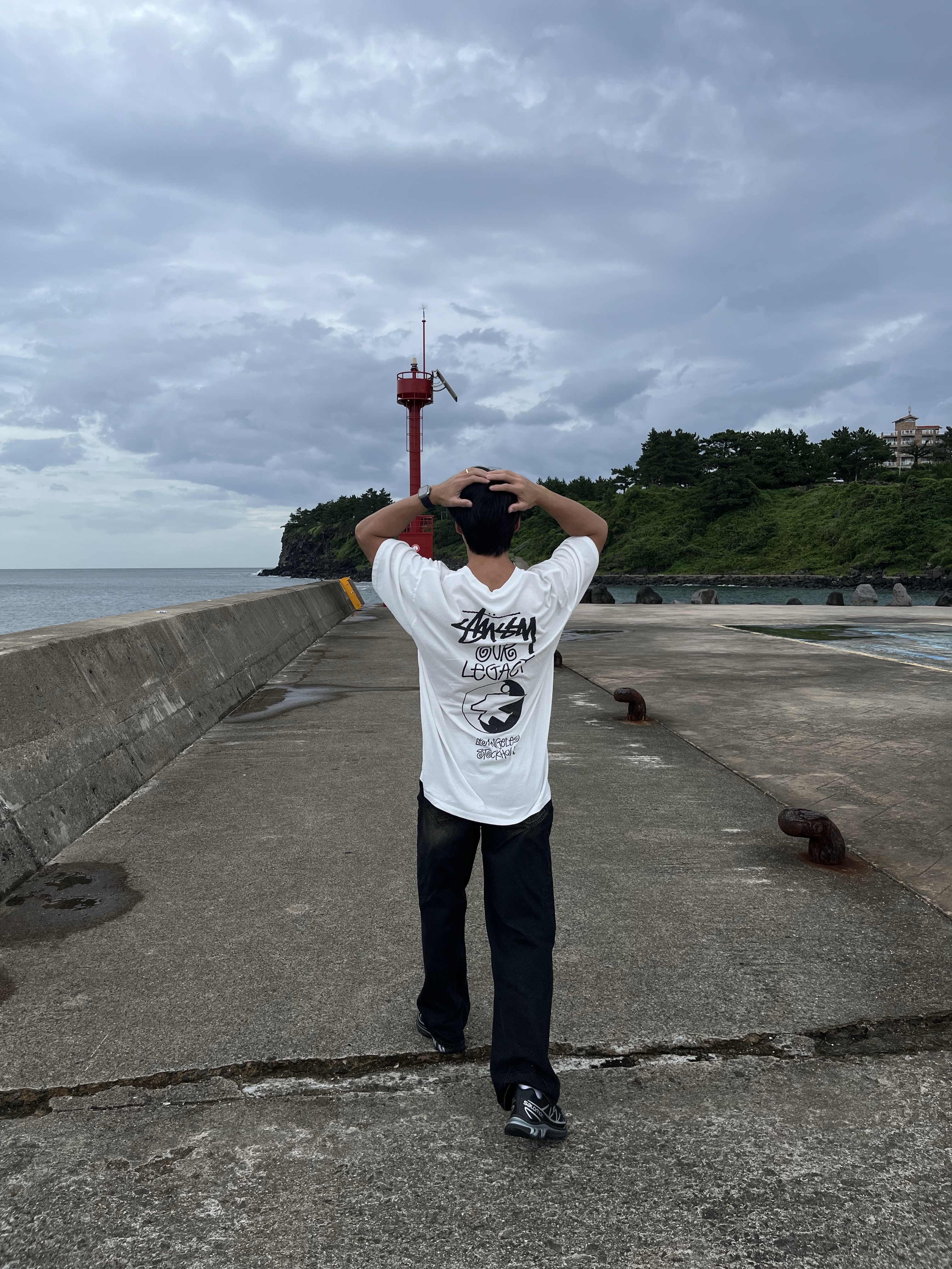Stussy x Our Legacy Surfman Pig. Dyed T-Shirt Natural - 21FW, Salomon XT-6 GTX Black Silver 착용 스타일