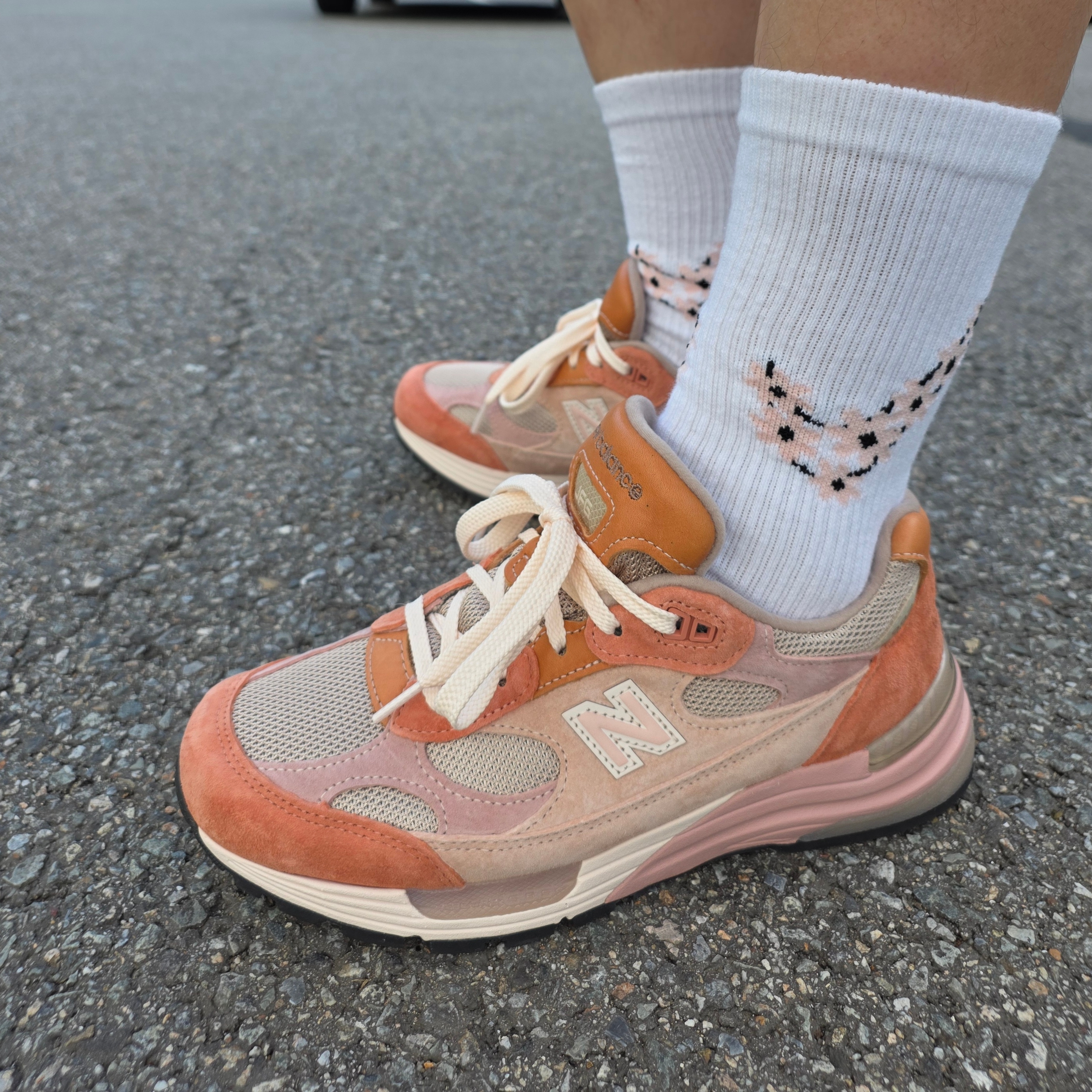 New Balance x Joe Freshgoods 992 Made in USA Aged Well 착용 스타일 - 2