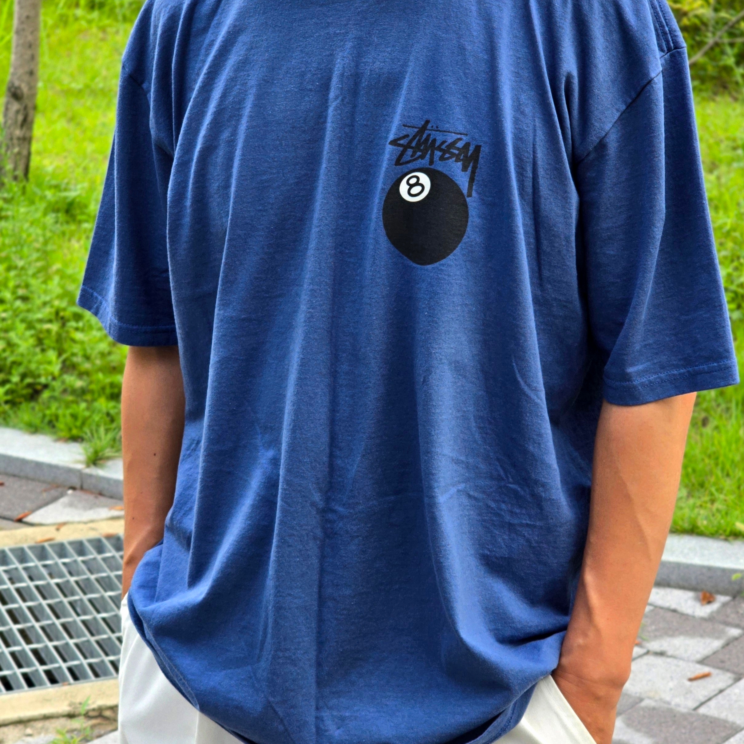 Stussy 8 Ball T-Shirt Midnight - 22SS 착용 스타일 - 1