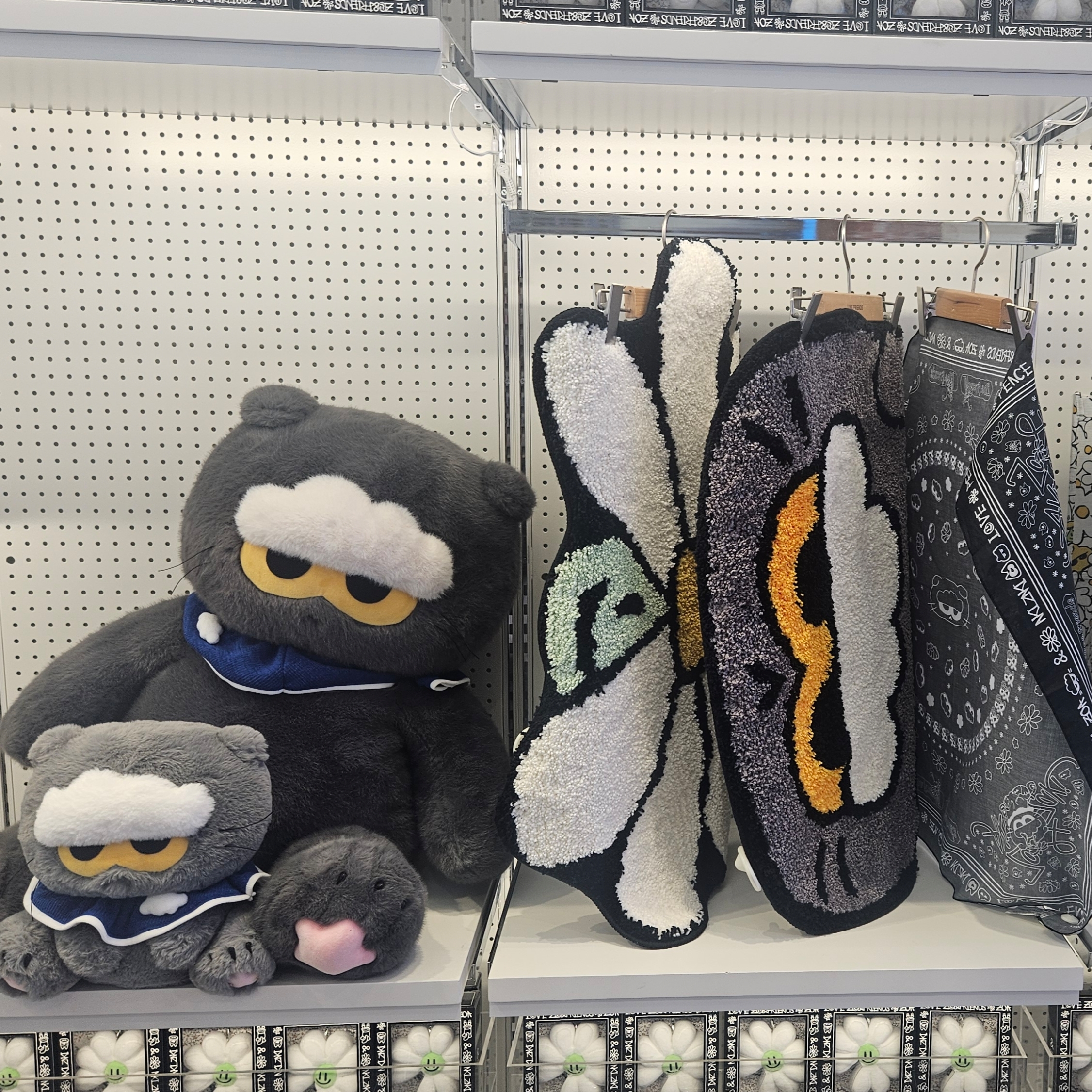 ZO&FRIENDS ラグマット ミディアム zoa PRE-ORDER] ZO&FRIENDS ZOA RUG – LINE FRIENDS SQUARE