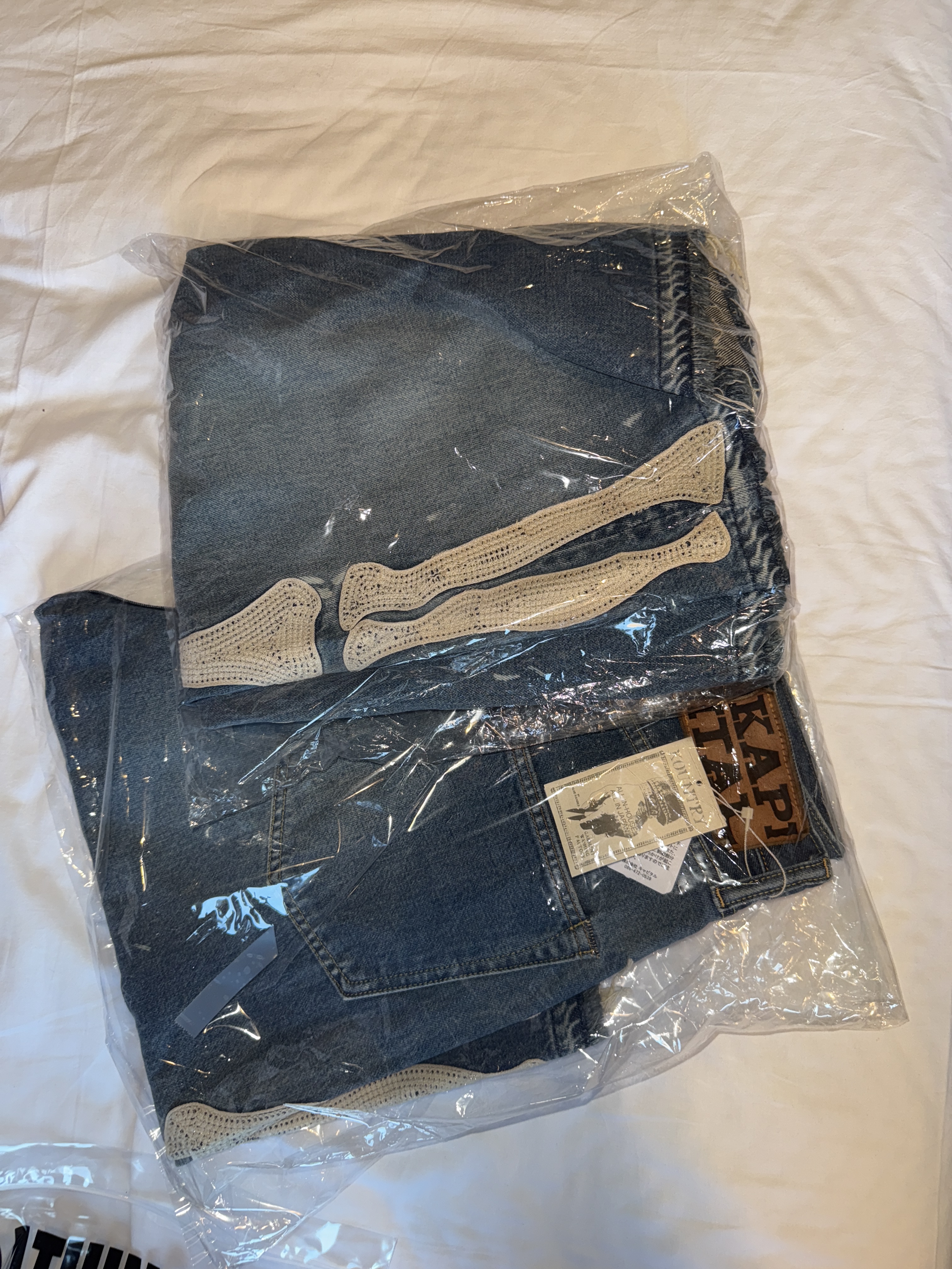 Kapital 14 oz. Denim 5P Bone Embroidery Short Pants Indigo (Processing), Supreme Hav-A-Hank Bandanas Multicolor (Set of 3) - 24SS 착용 스타일 - 2
