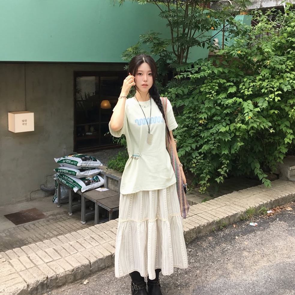 Not New Wave Logo T-Shirt Pistachio, Not New Pattern Tote Bag Rainbow 착용 스타일 - 3