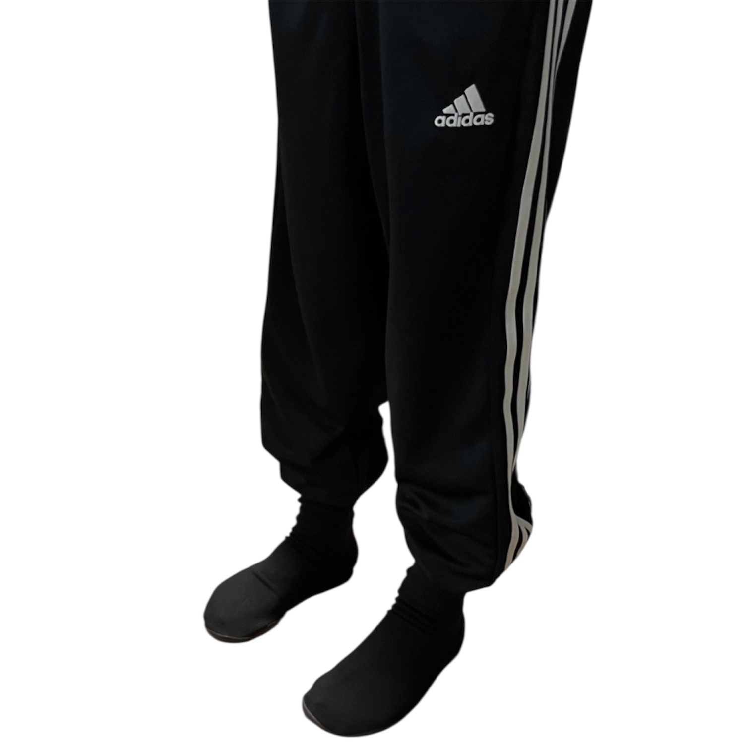 Yeezy YZY Pods Black 착용 스타일 - 2