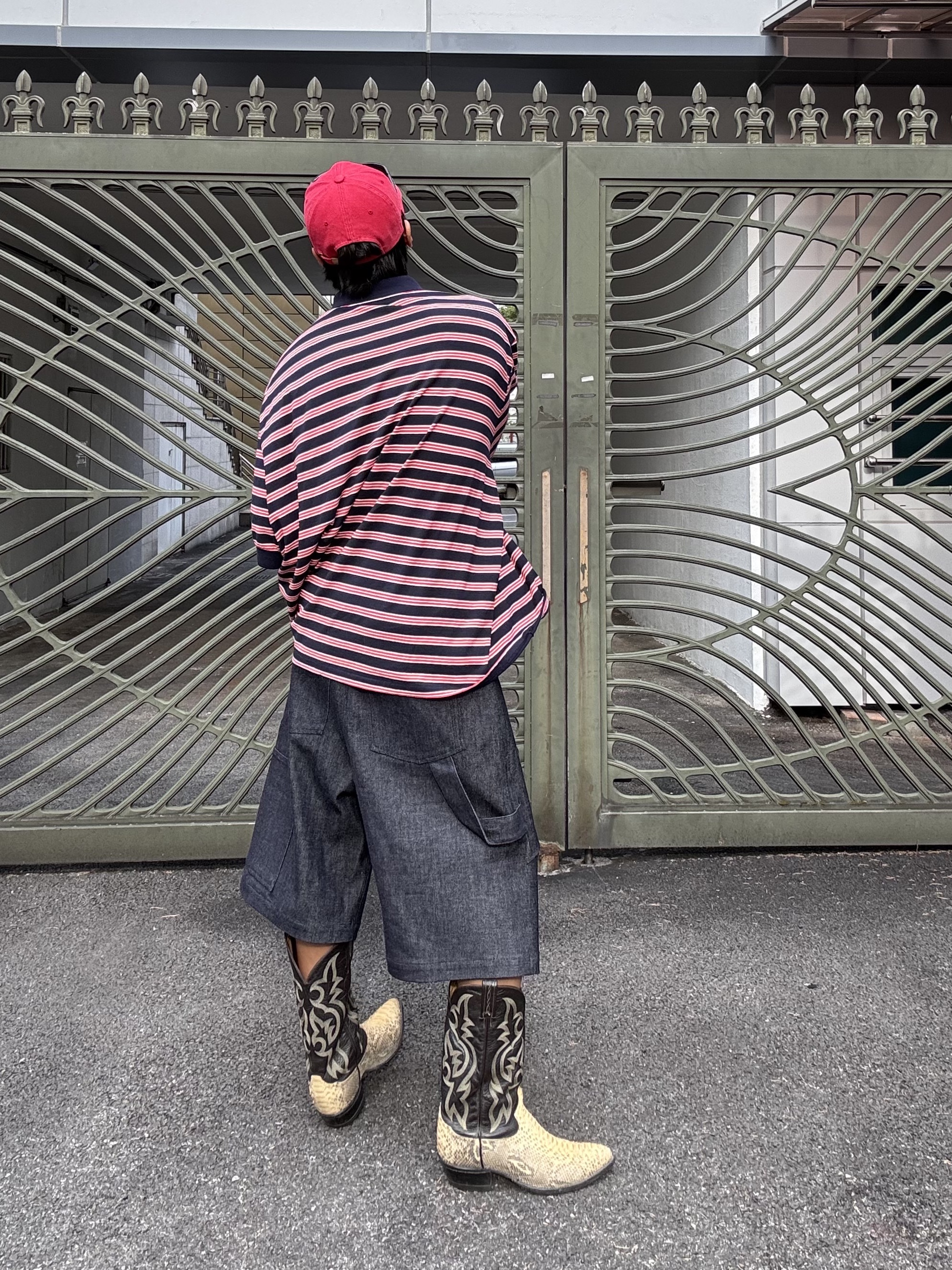 MJD Oversized Stripe Polo, Nonnod Alpine Carpenter Raw Selvedge Denim Shorts Indigo 착용 스타일 - 4