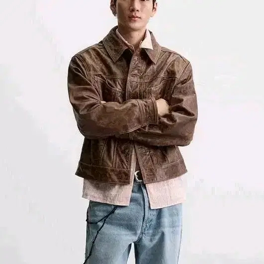 Zara Washed Leather Jacket Brown 착용 스타일