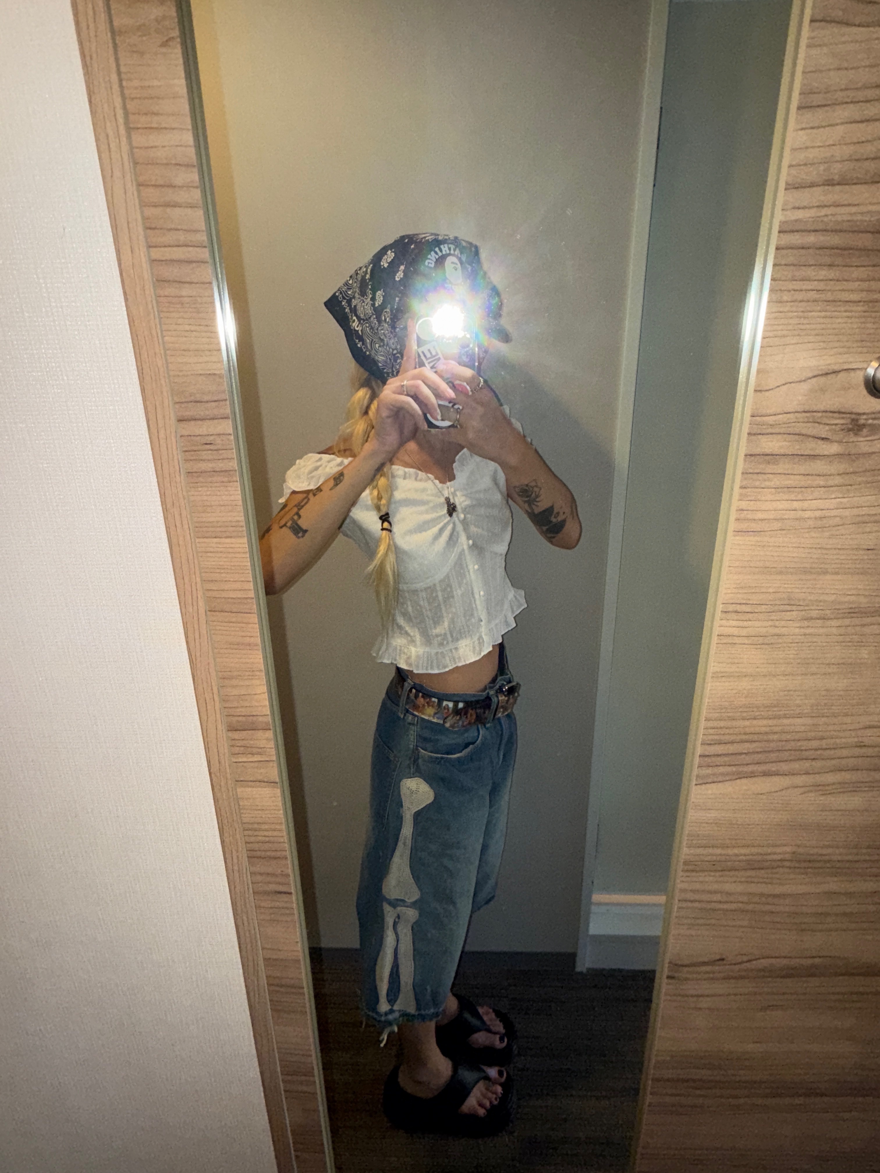 Kapital 14 oz. Denim 5P Bone Embroidery Short Pants Indigo (Processing), Supreme Hav-A-Hank Bandanas Multicolor (Set of 3) - 24SS 착용 스타일 - 1