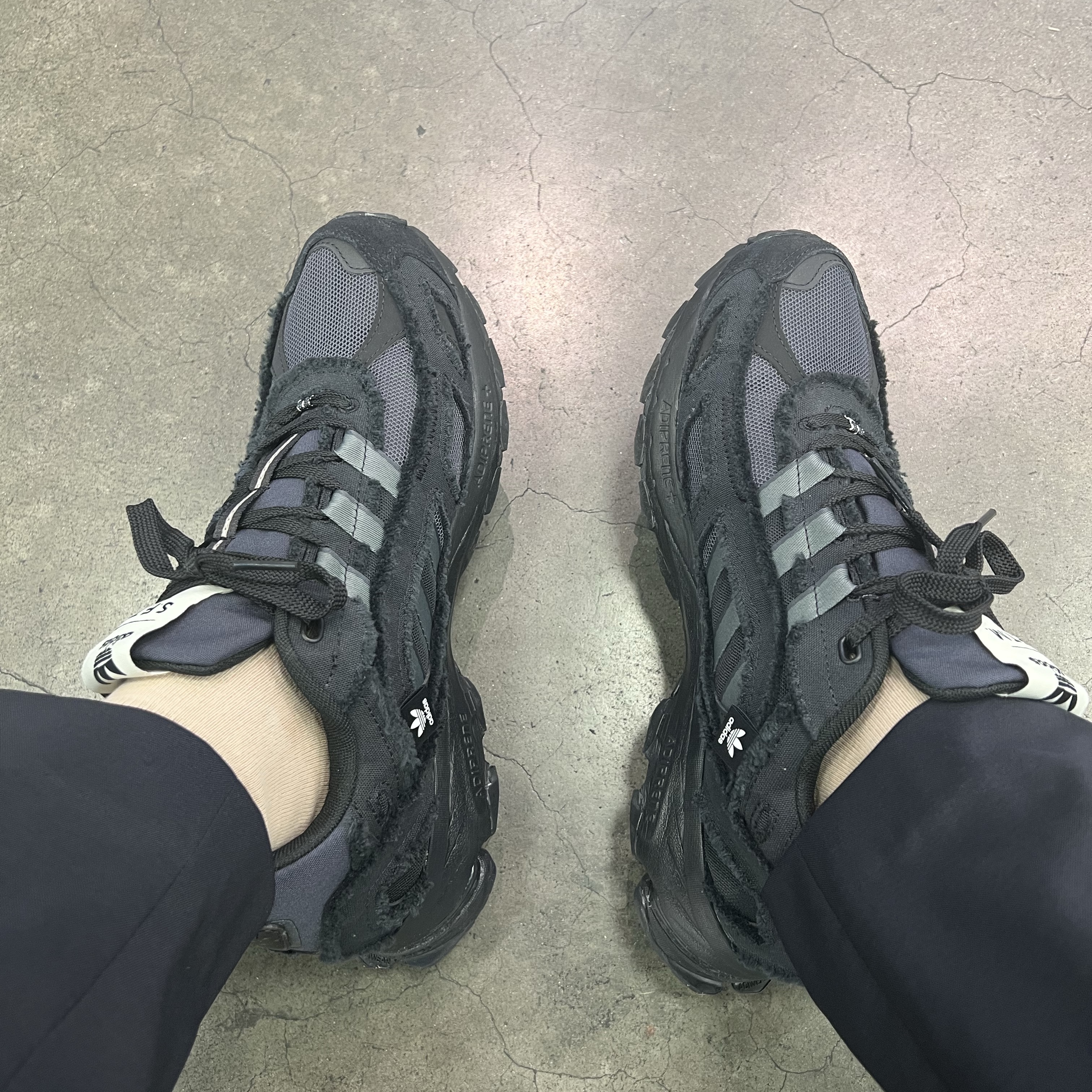 Adidas x Song for the Mute Shadowturf Core Black Night Grey 착용 스타일