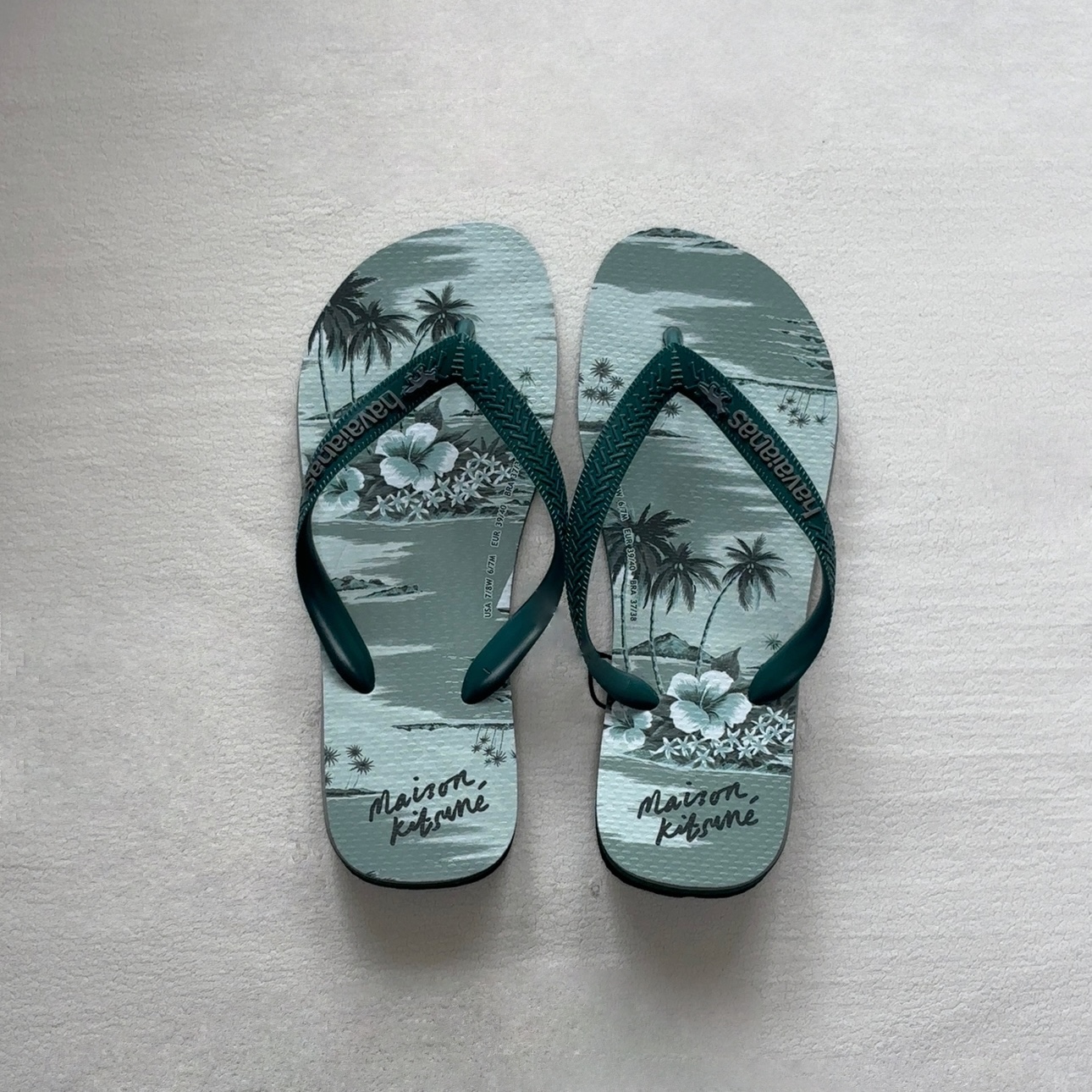 Maison Kitsune x Havaianas Hawaiian Filp Flop Seafoam Design 착용 스타일 - 1