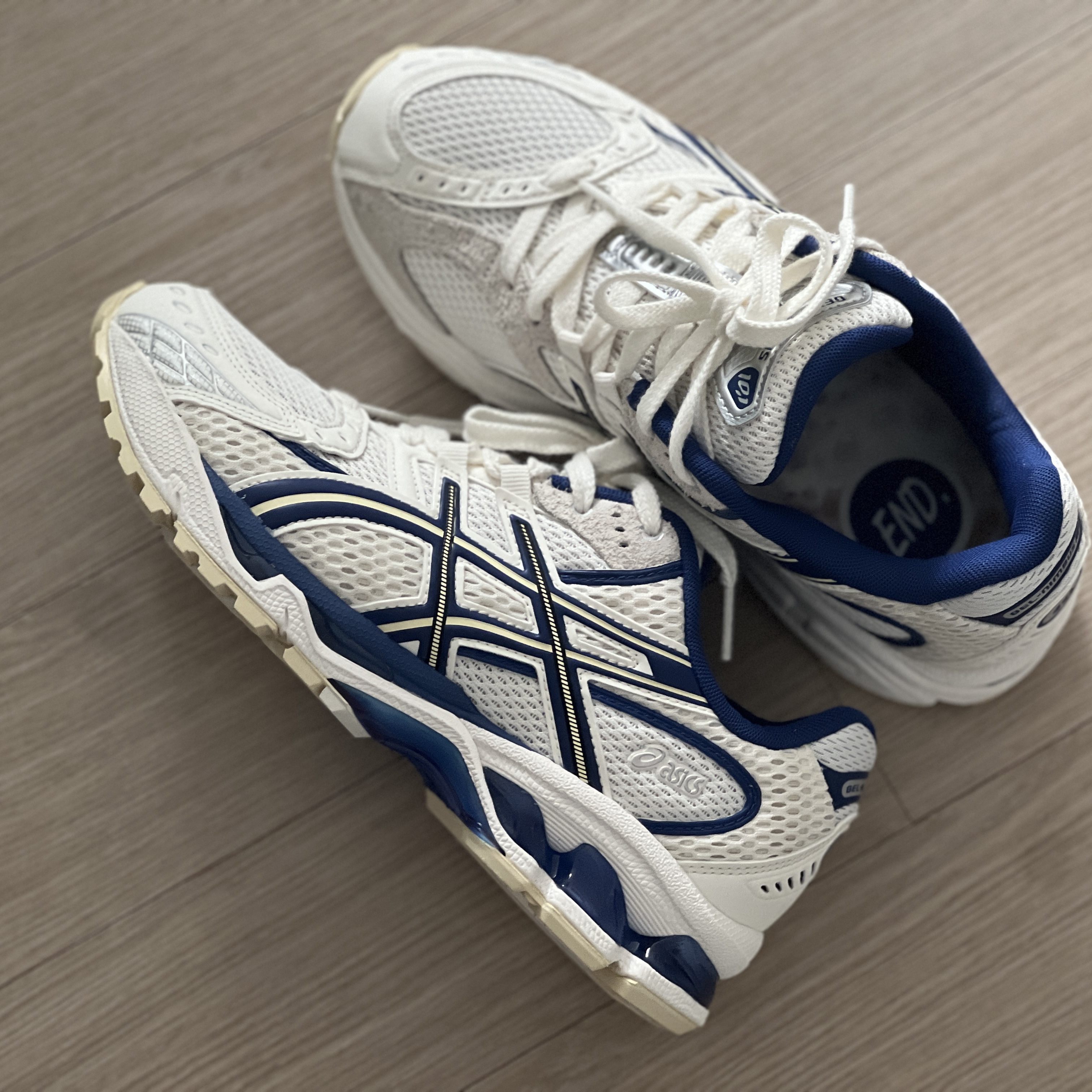 Asics x END. Gel-Nimbus 10.1 Snow White Sodalite Blue 착용 스타일