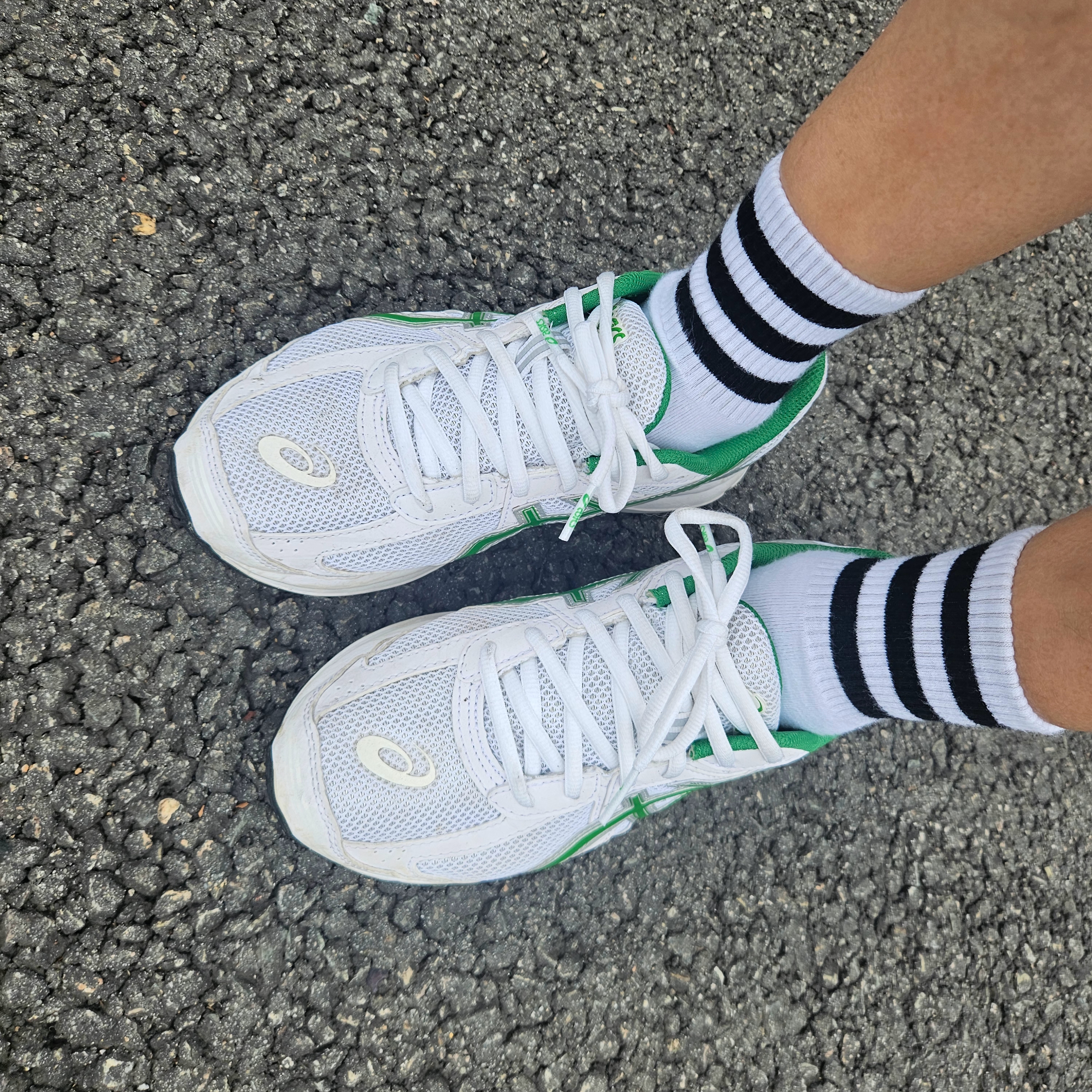 Asics Jog 100 S White Green - 2E Wide 착용 스타일 - 2