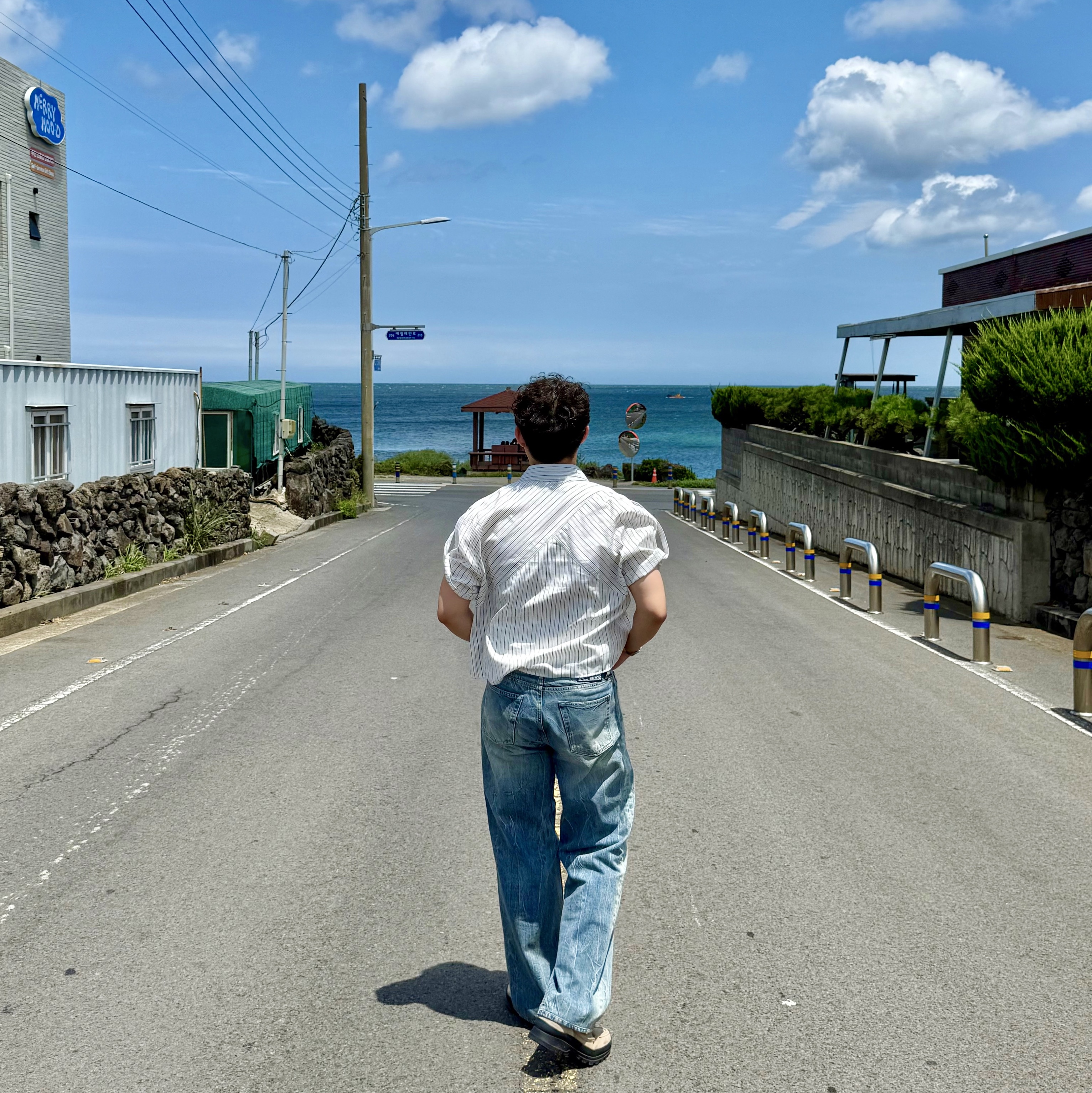 [KREAM 단독] Waviness Horizon Stripe Half Shirts Black Stripe - 25FW 착용 스타일 - 1