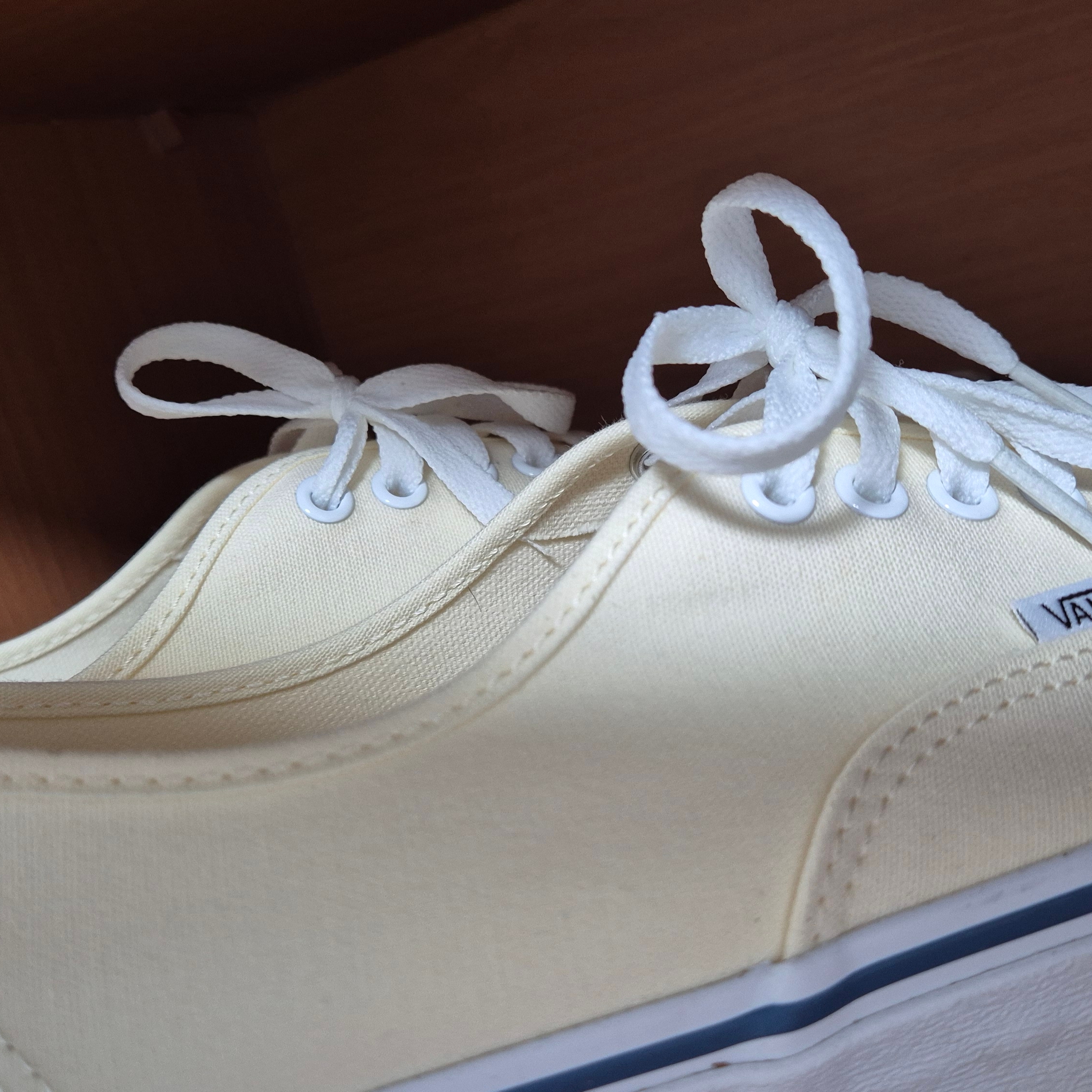 Vans Authentic White 착용 스타일
