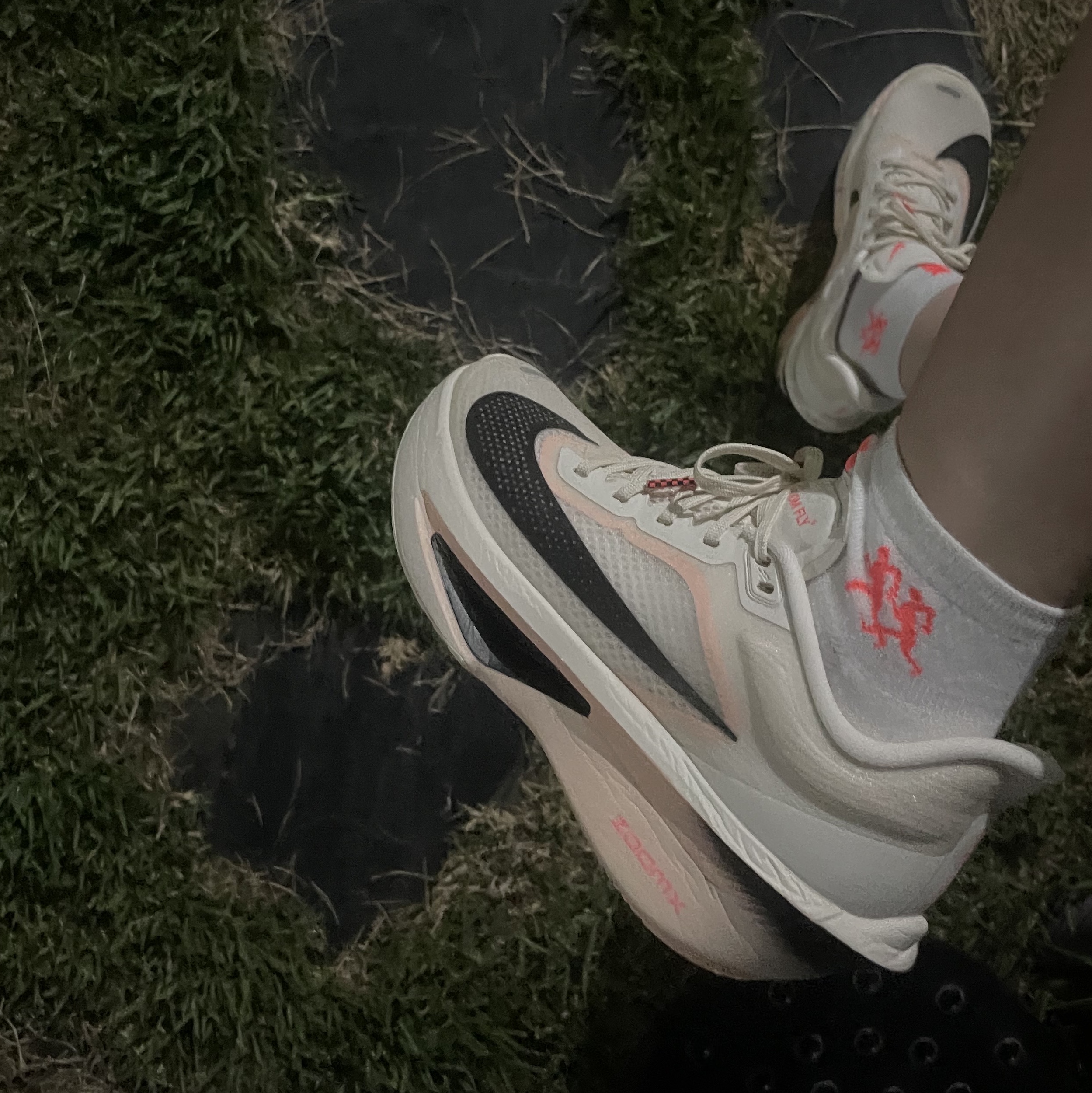 (W) Nike Zoom Fly 6 Pale Ivory Crimson Tint 착용 스타일