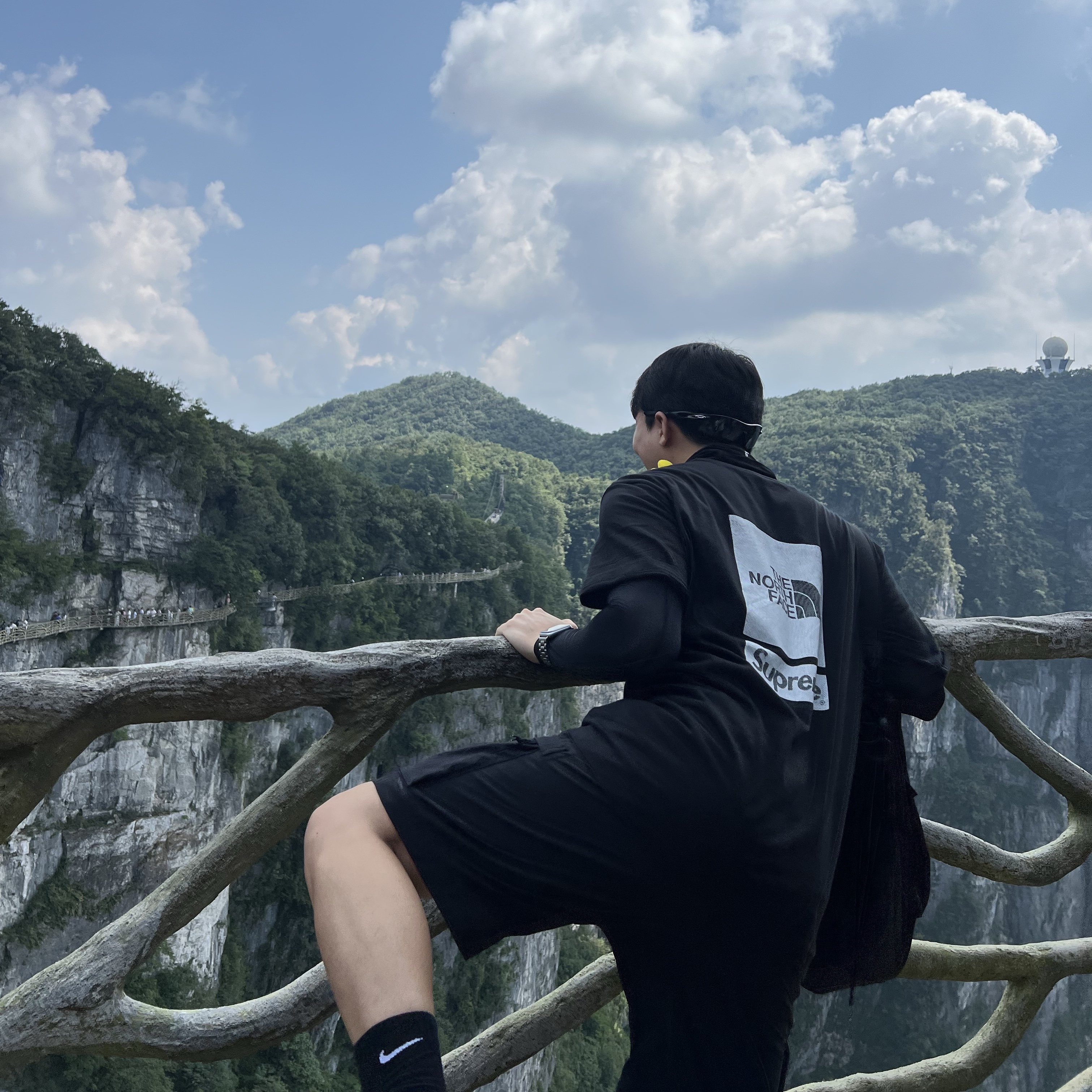 Supreme x The North Face S/S Top Black - 24SS, Salomon XT-6 Expanse Black Ebony 착용 스타일 - 1