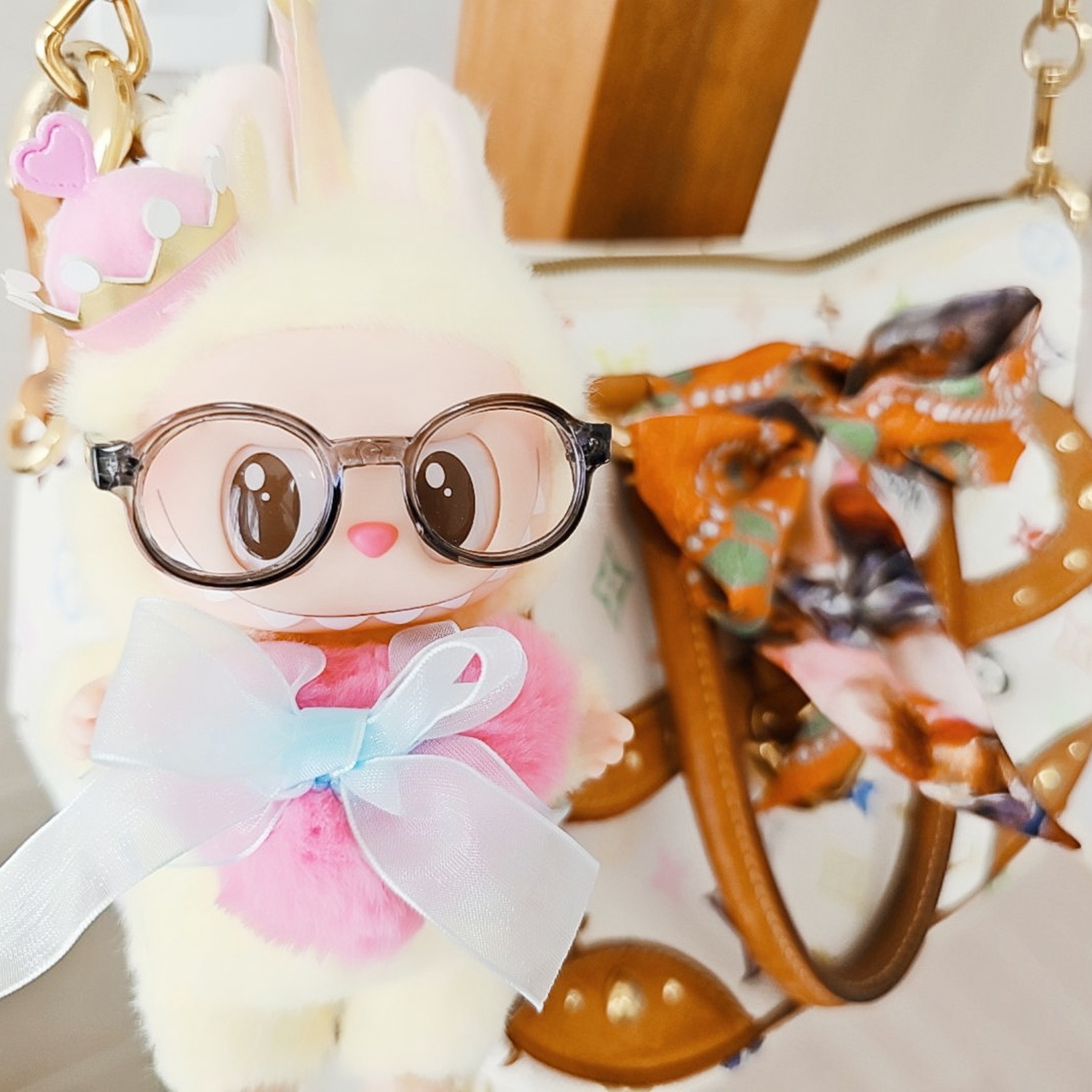 Pop Mart The Monsters Checkmate Series Plush Keyring 착용 스타일 - 1