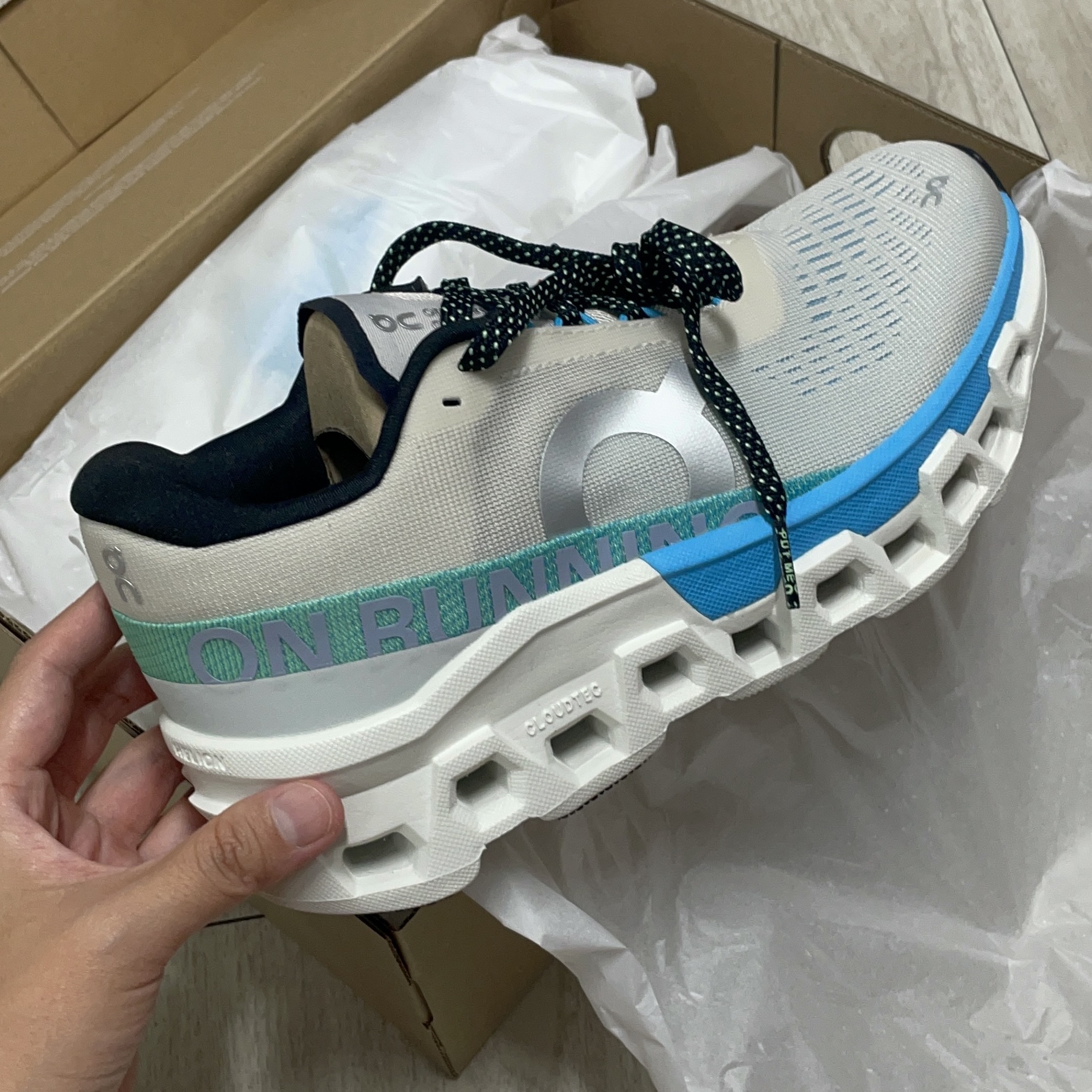 (W) On Running Cloudmonster 2 Cream Horizon, Nike Dri-Fit Aerobil Legacy 91 Cap Black 착용 스타일 - 2