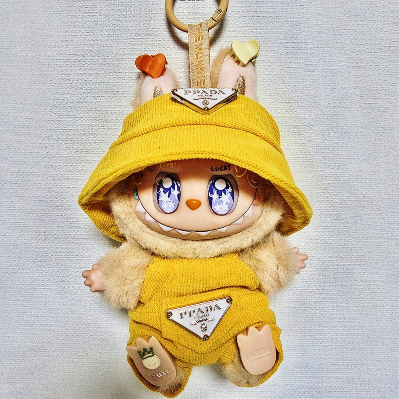 Pop Mart Labubu Let's Play Together Doll Series Baba Keyring (Opened Case) 착용 스타일