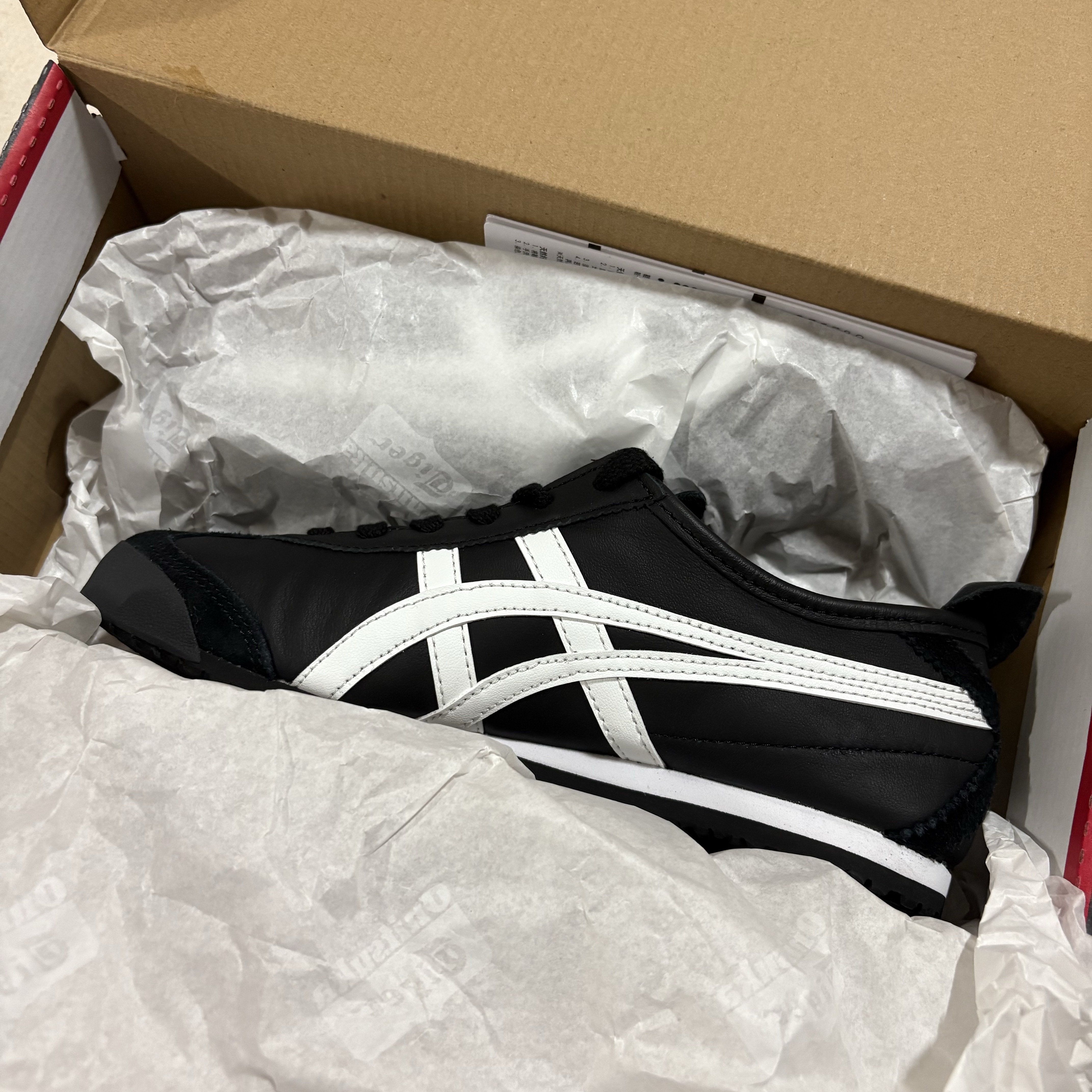 Onitsuka Tiger Mexico 66 Black White 착용 스타일 - 2