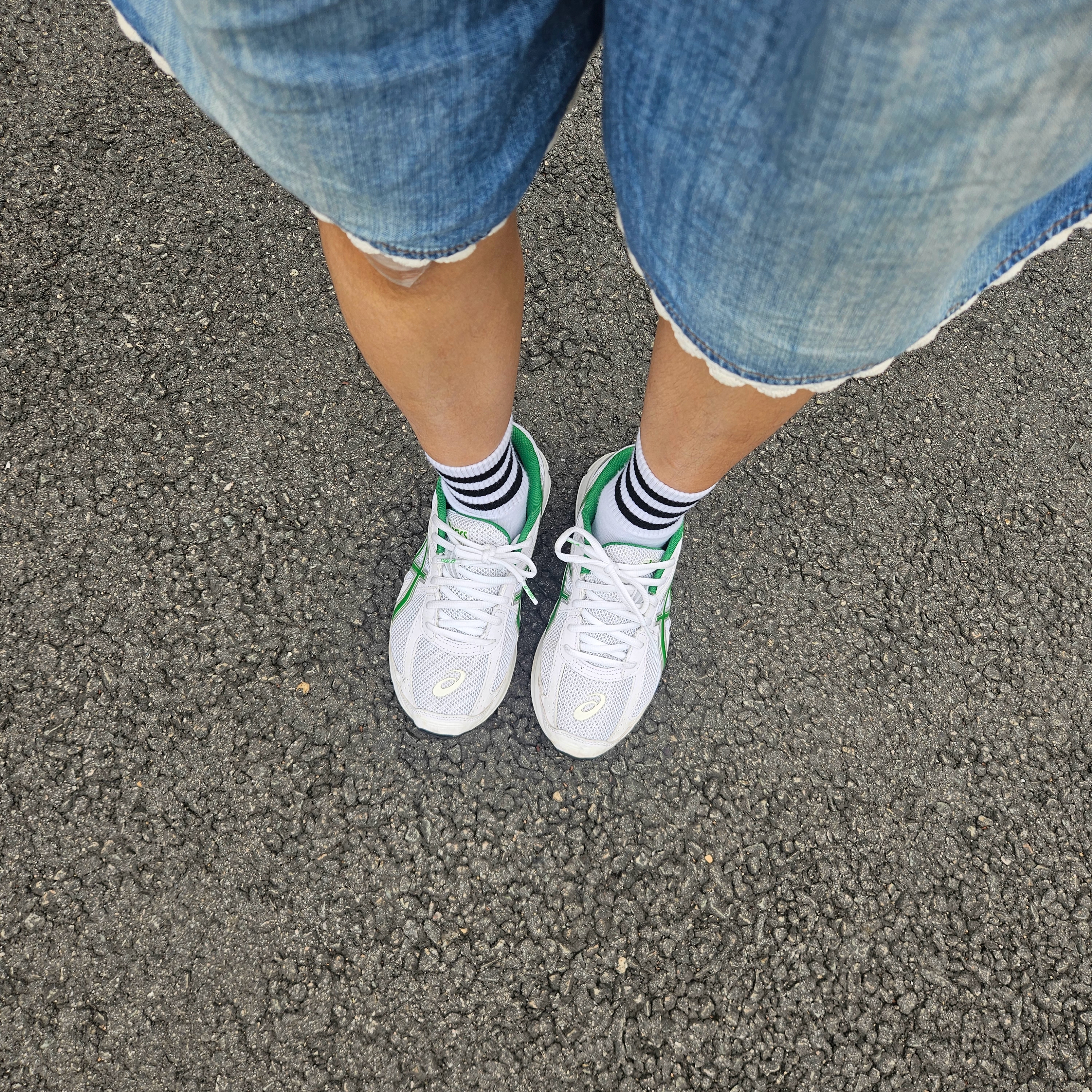 Asics Jog 100 S White Green - 2E Wide 착용 스타일 - 1