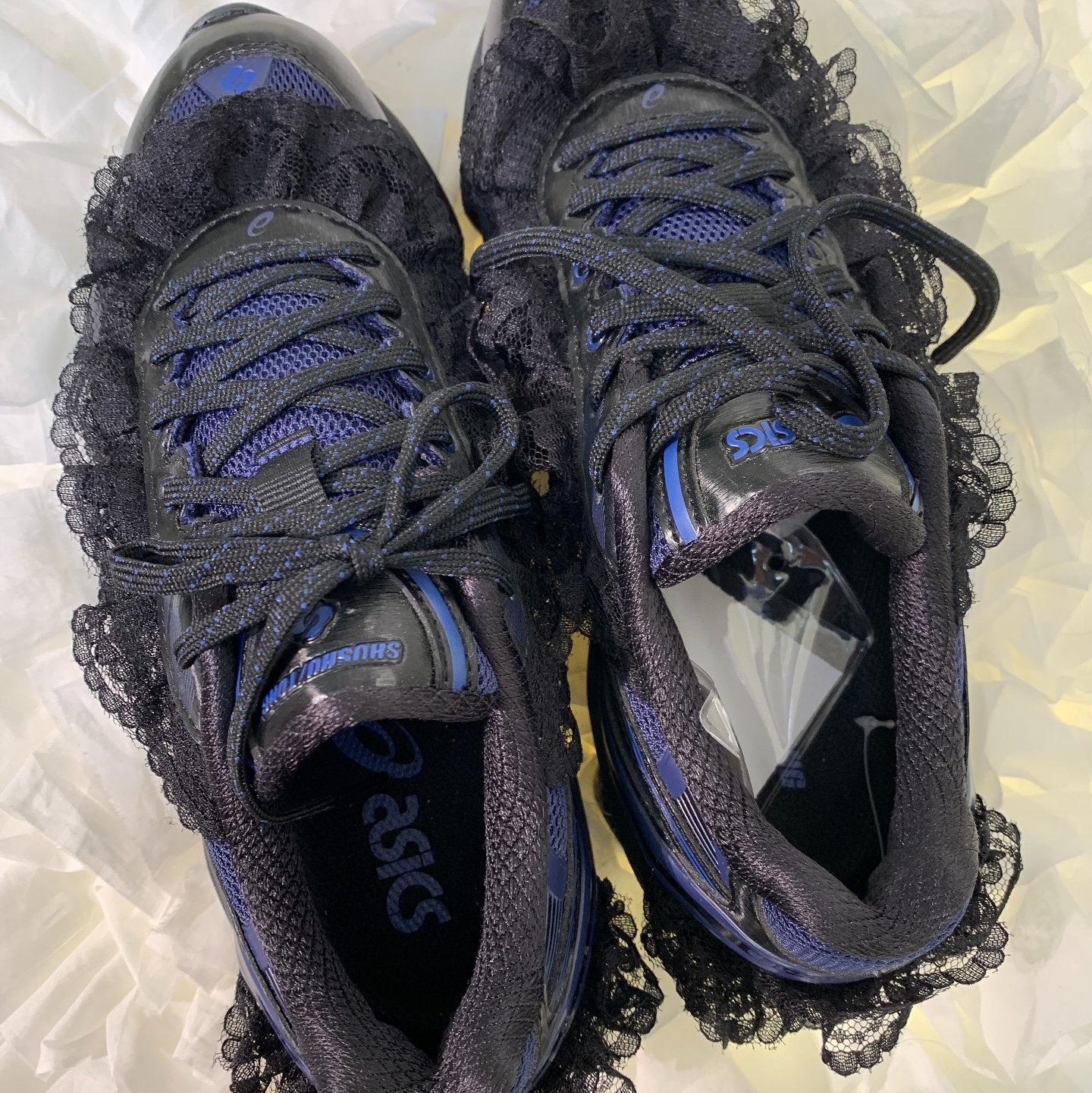 Asics x Shushu Tong Gel-Kinetic Fluent Blue Expanse Monaco Blue 착용 스타일