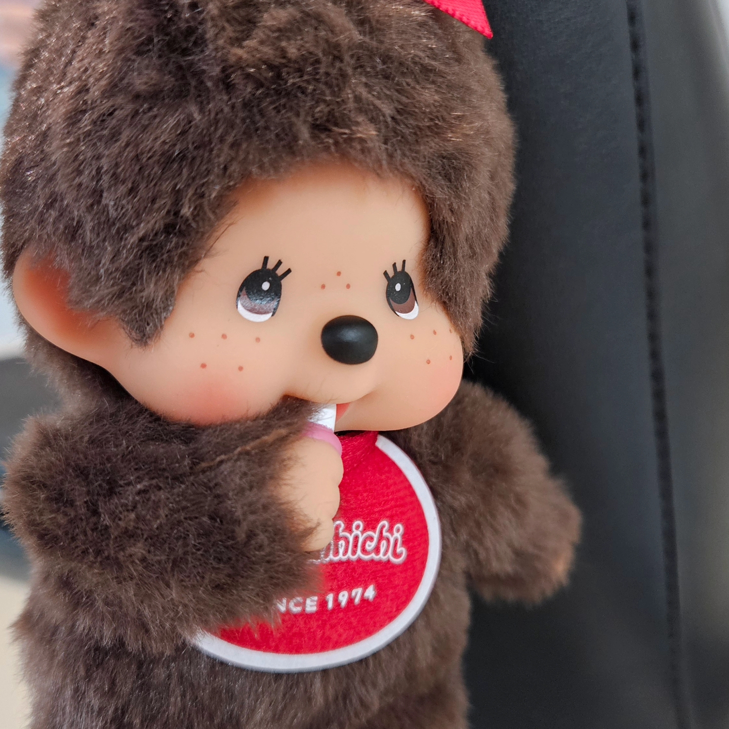 Monchhichi SS Girl Key Chain Brown 착용 스타일