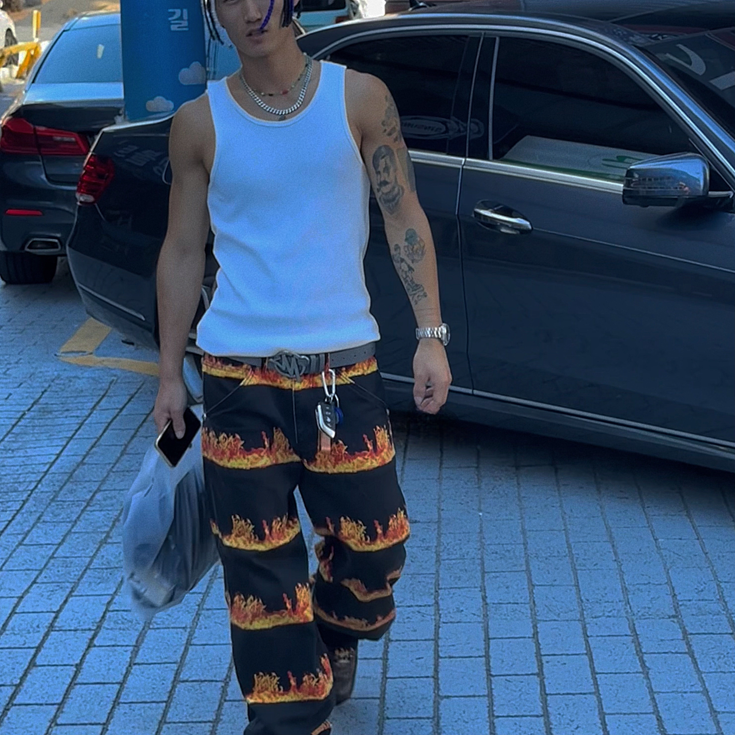 Thug Club Chopper Flame Pants Black, Nike x Supreme Air Force 1 Low Baroque Brown 착용 스타일