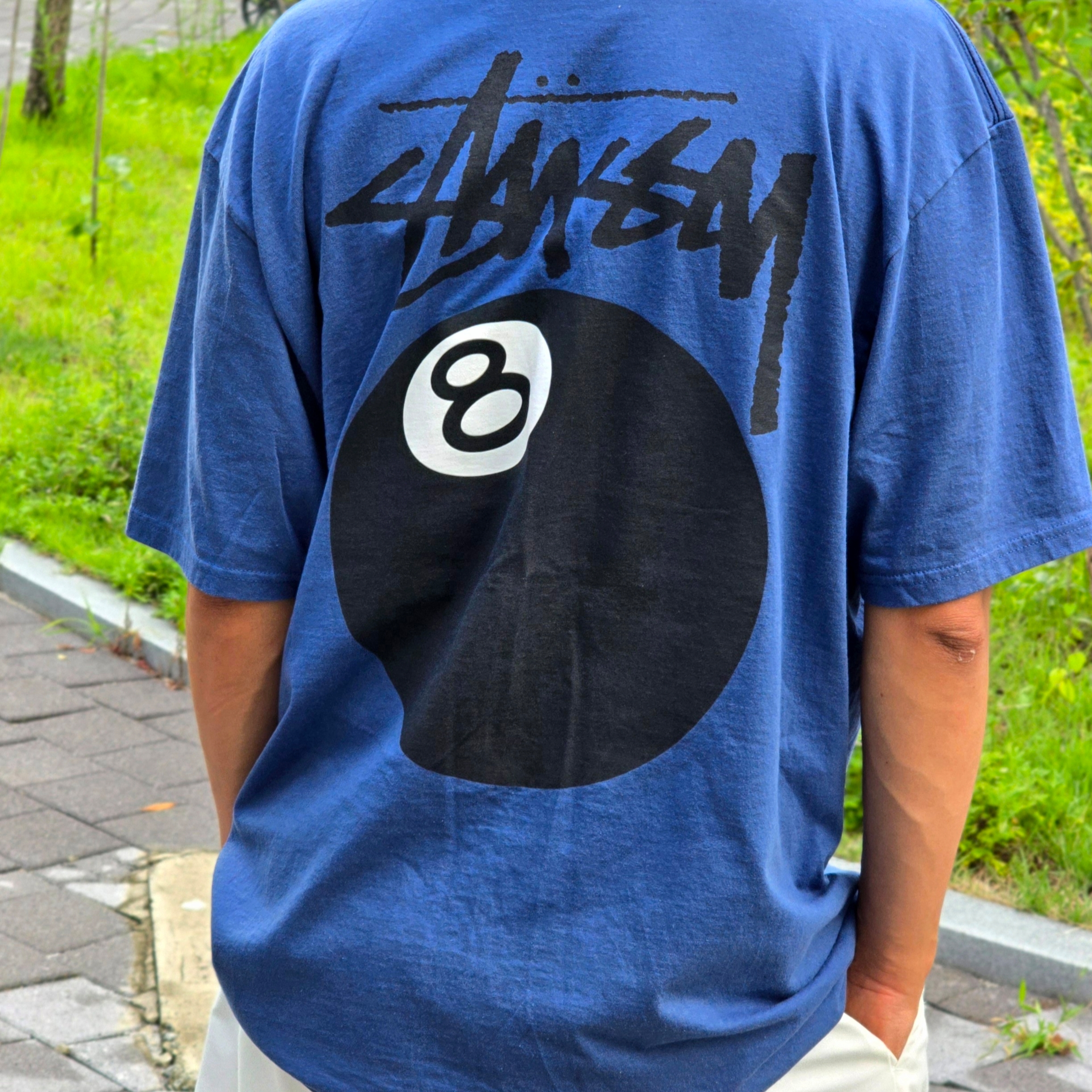 Stussy 8 Ball T-Shirt Midnight - 22SS 착용 스타일 - 2