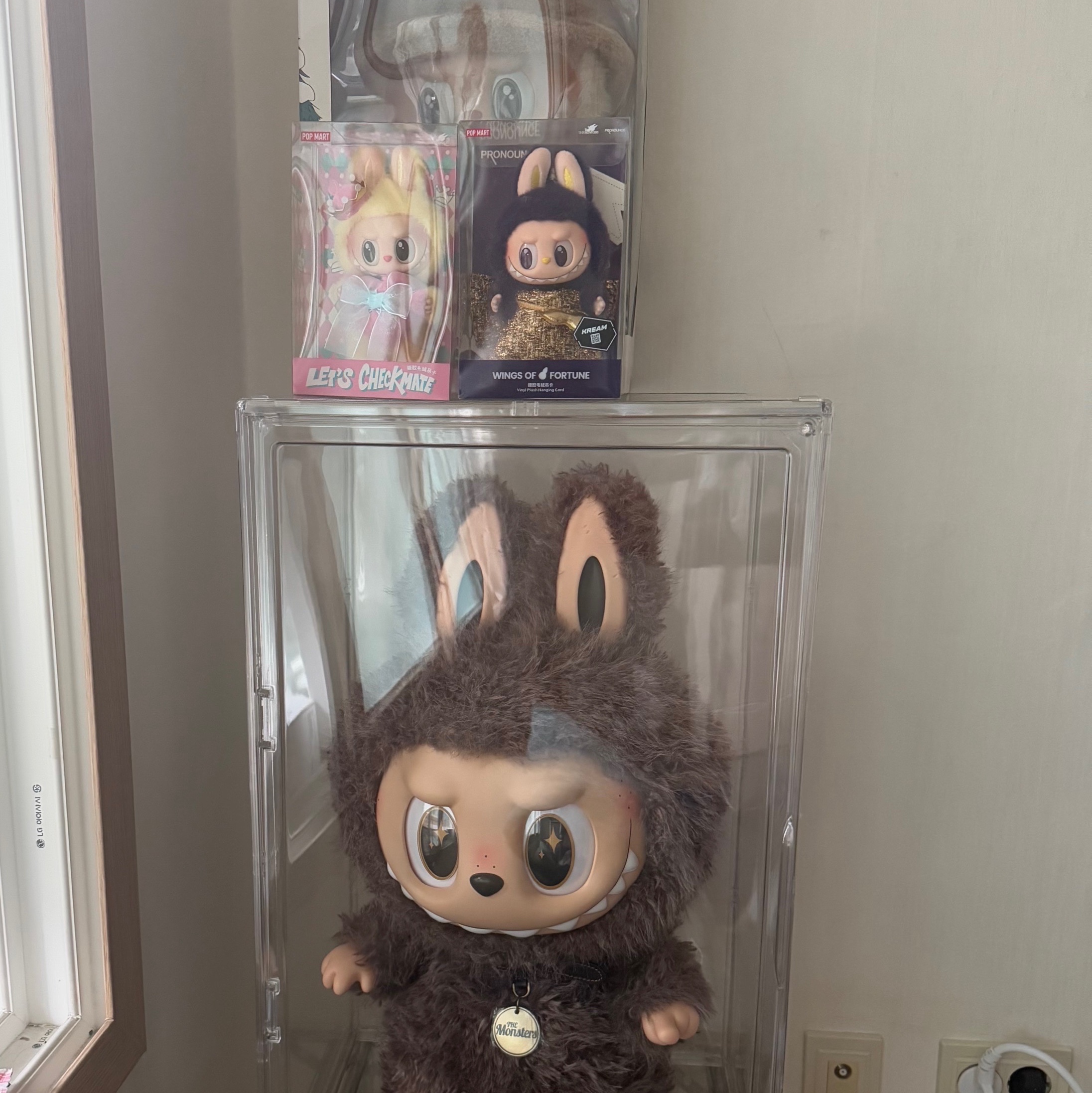 Pop Mart The Monsters I Found You Vinyl Face Doll, Pop Mart Labubu The Monsters Dress Be Latte Vinyl Plush Doll 착용 스타일