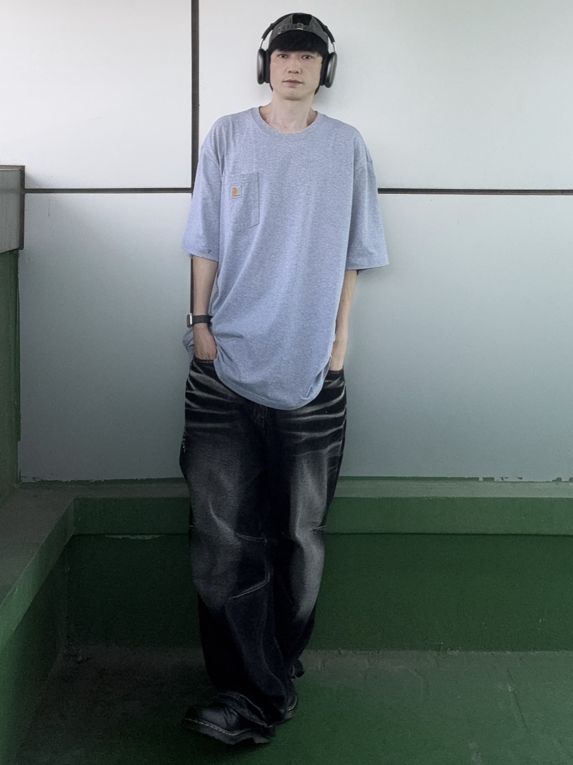 Dr. Martens 1461 Ambassador Black, BLR Embossed Wave Washing Wide Denim Pants Black 착용 스타일 - 6