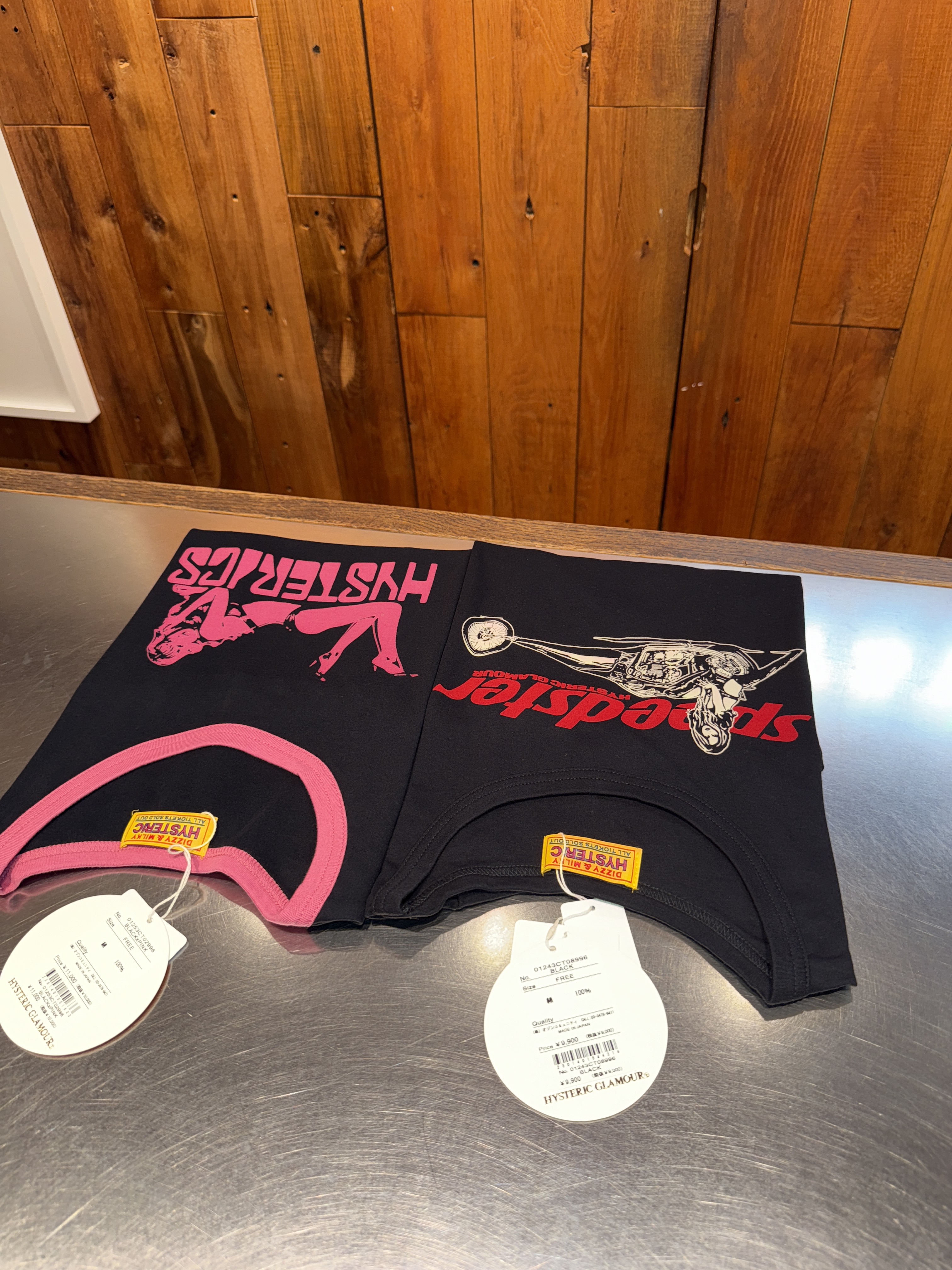(W) Hysteric Glamour Speedster Chibi T-Shirt Black, (W) Hysteric Glamour Woman Scorpion Chibi T-Shirt Black 착용 스타일