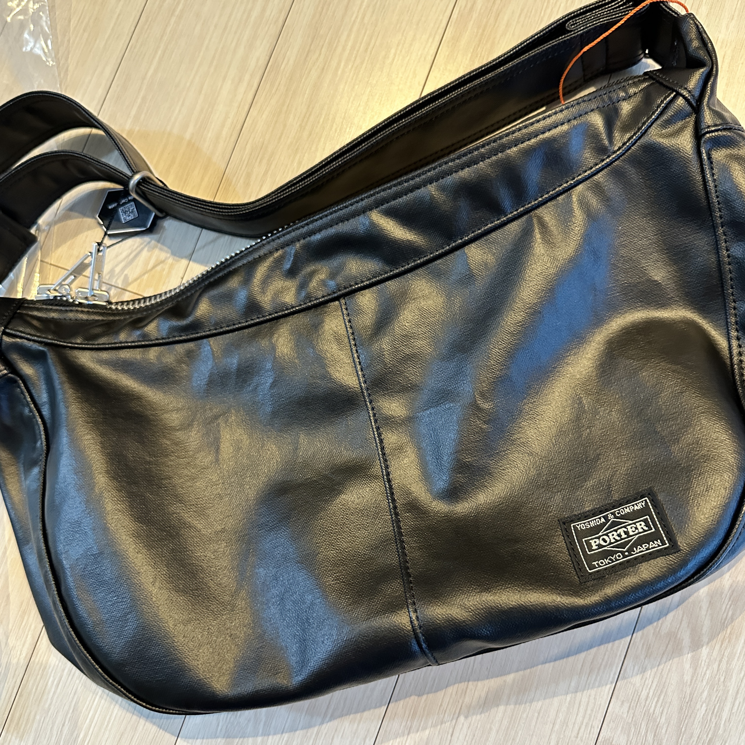 Porter Free Style Shoulder Bag Black 착용 스타일