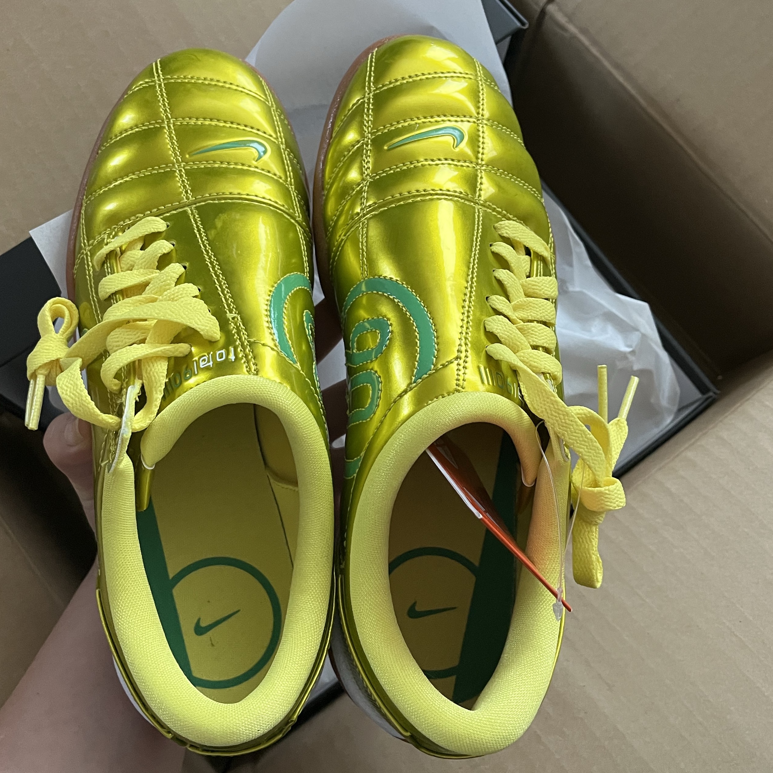 Nike Total 90 III SP Dynamic Yellow Green Spark 착용 스타일