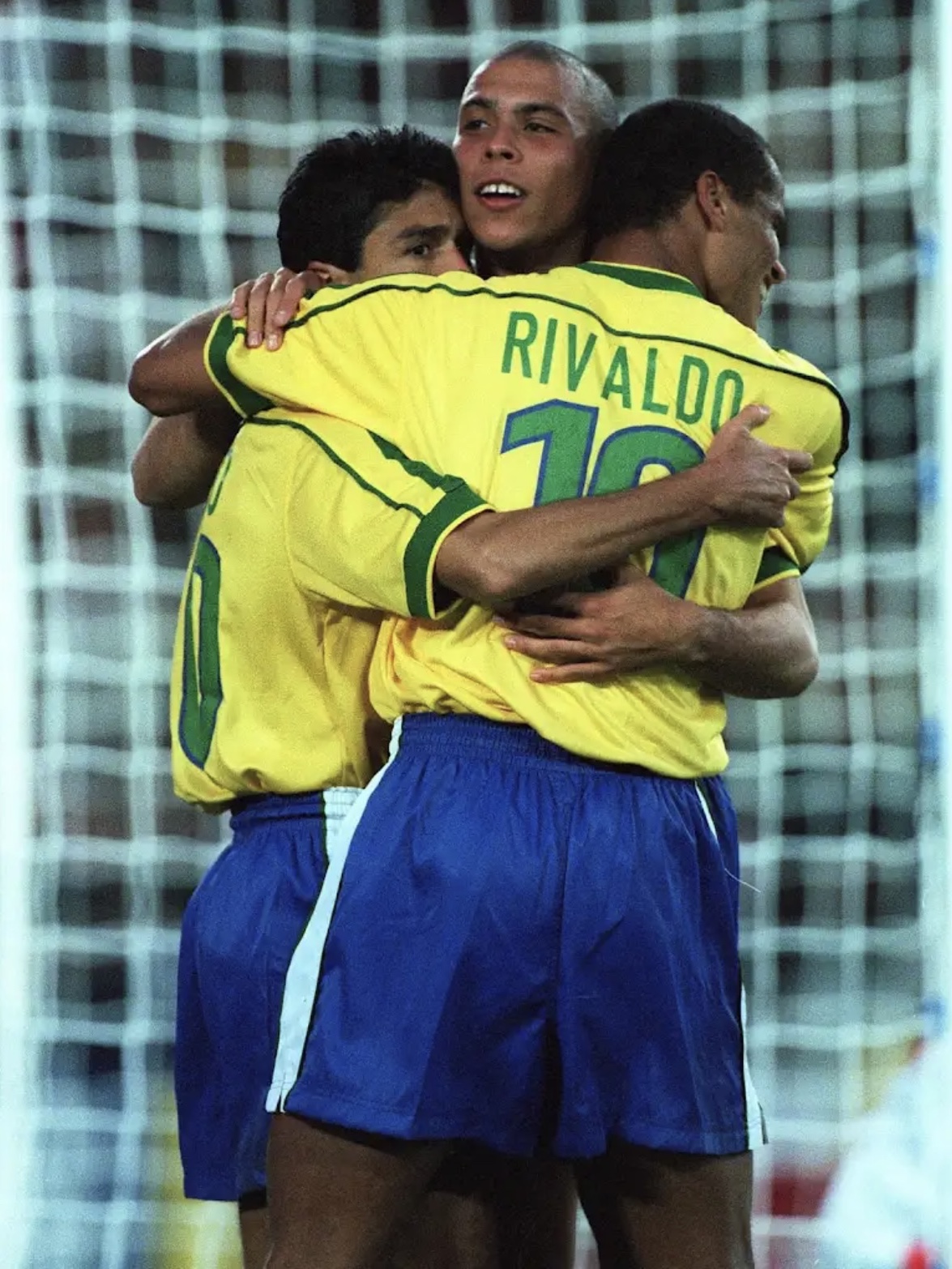 Nike Park Ji-Sung South Korea 2004 Total 90 Reissue Soccer Replica Jersey (Marking Ver.), Nike Brazil 1998 Reissue Soccer Replica Jersey Varsity Maize Ronaldo (Marking Ver.) 착용 스타일 - 4